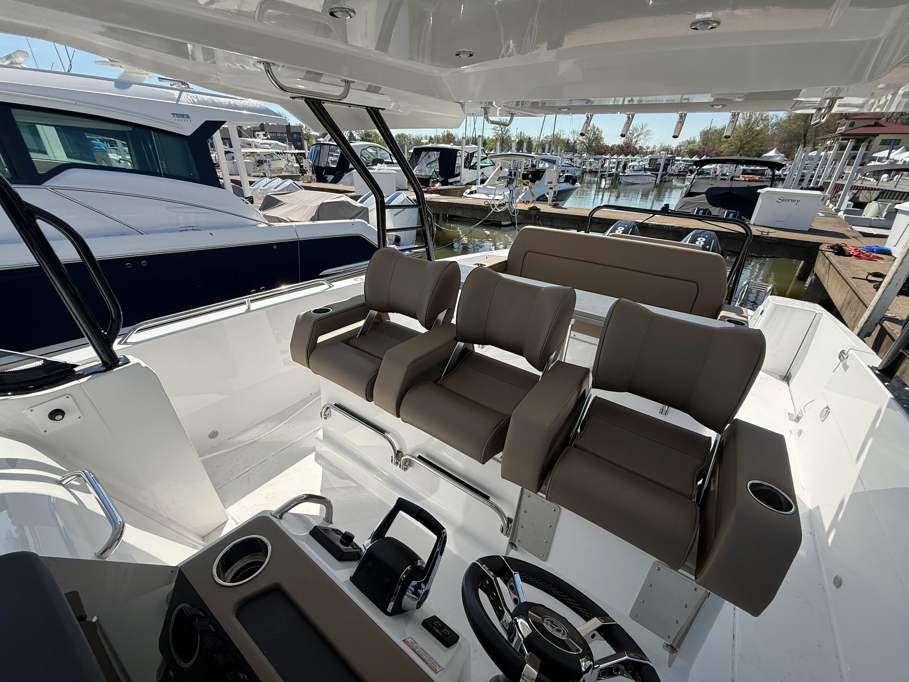 2026 Cruisers Yachts 38 VTR Image Thumbnail #7