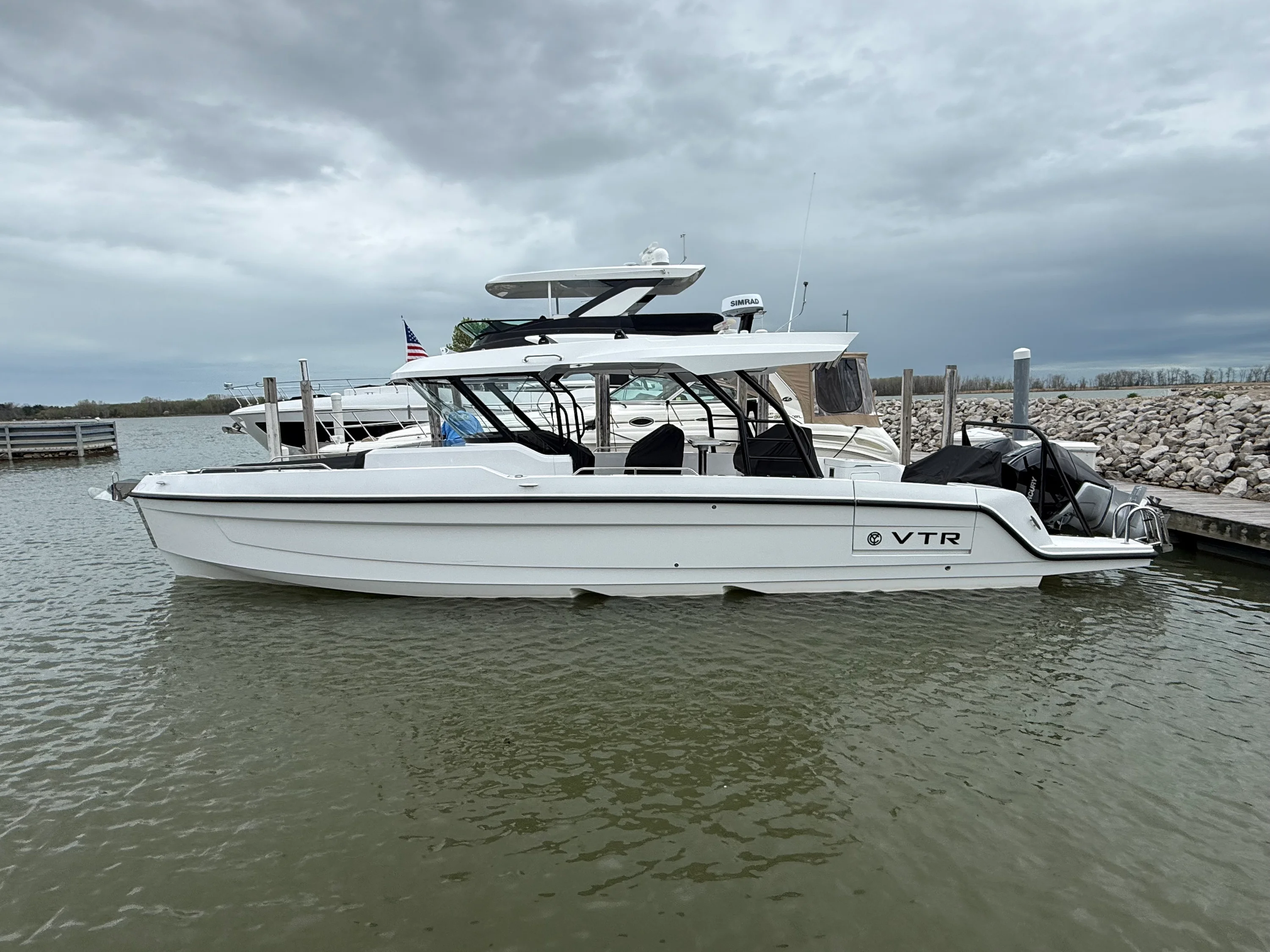2026 Cruisers Yachts 38 VTR Image Thumbnail #1