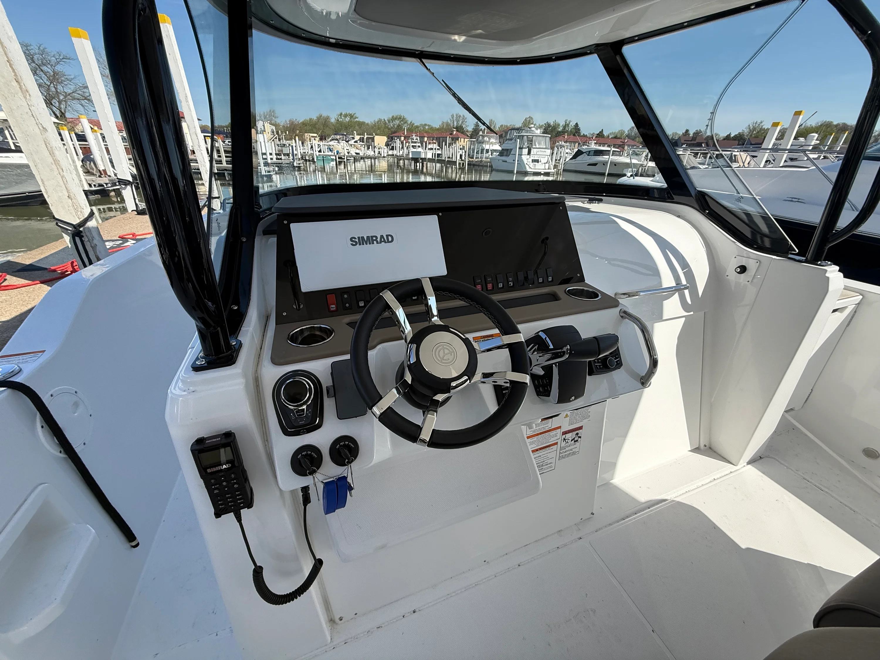 2026 Cruisers Yachts 38 VTR Image Thumbnail #8