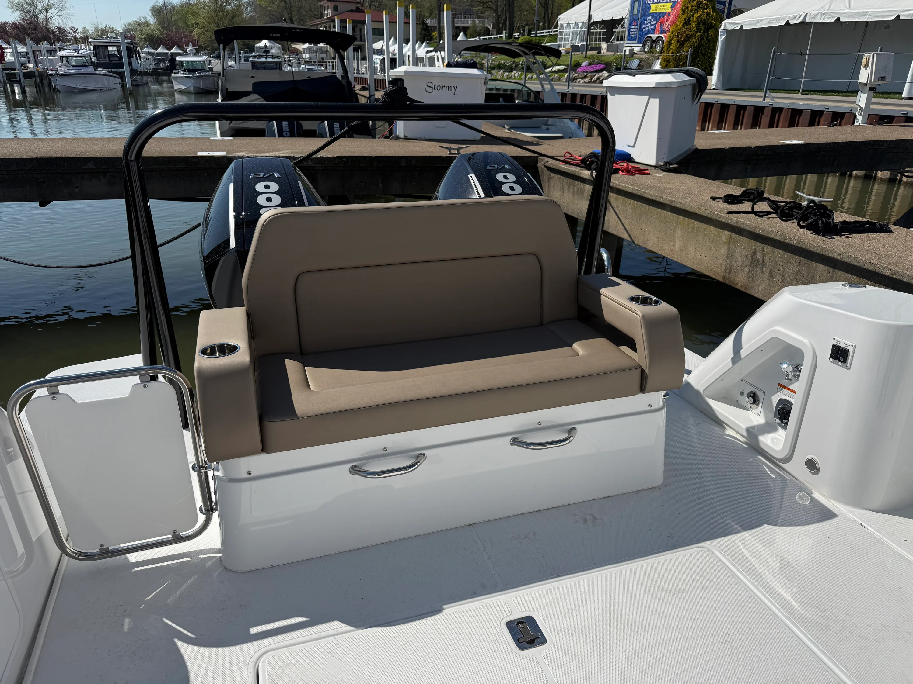 2026 Cruisers Yachts 38 VTR Image Thumbnail #10