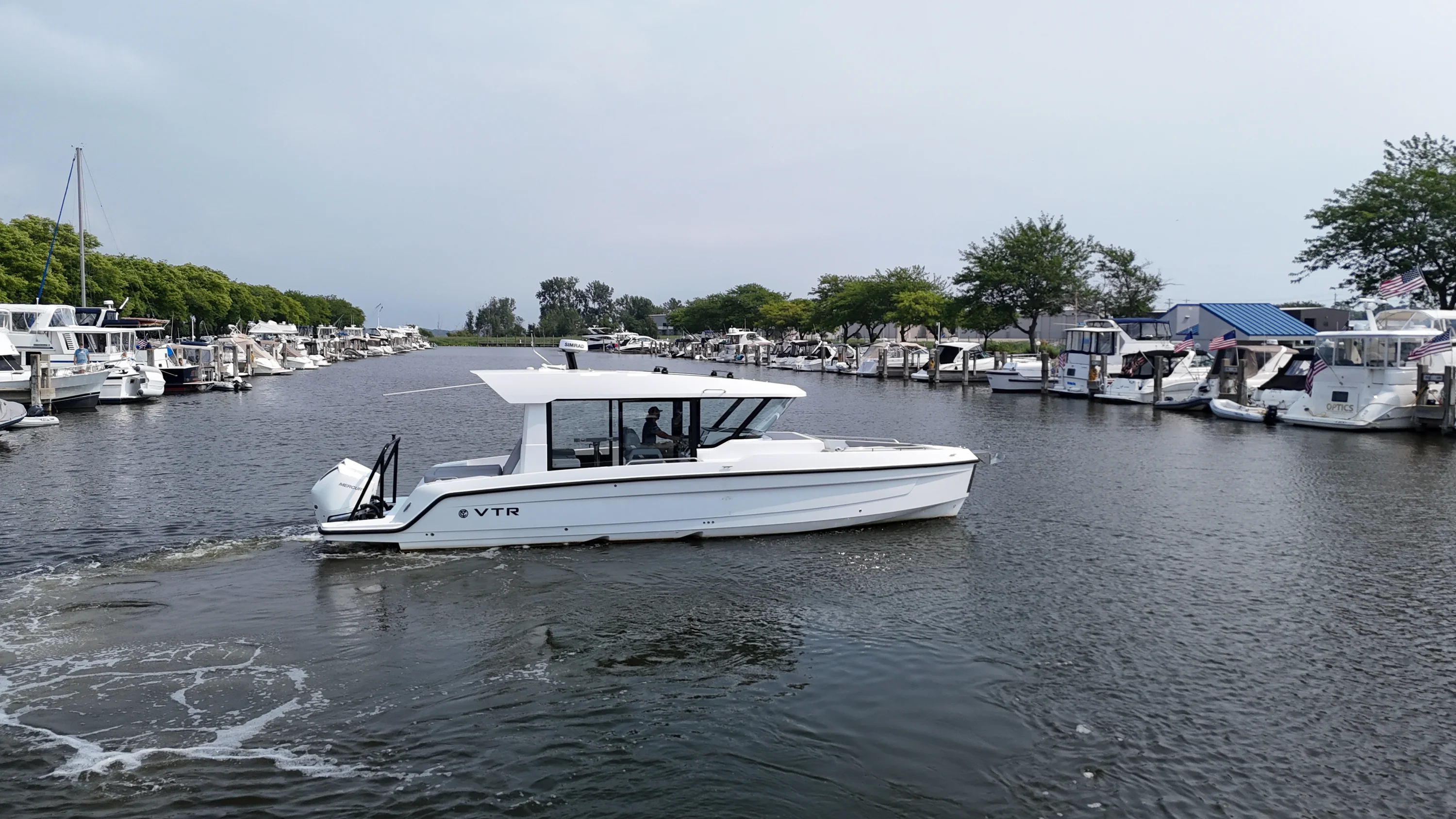 2026 Cruisers Yachts 38 VTR EC Image Thumbnail #2