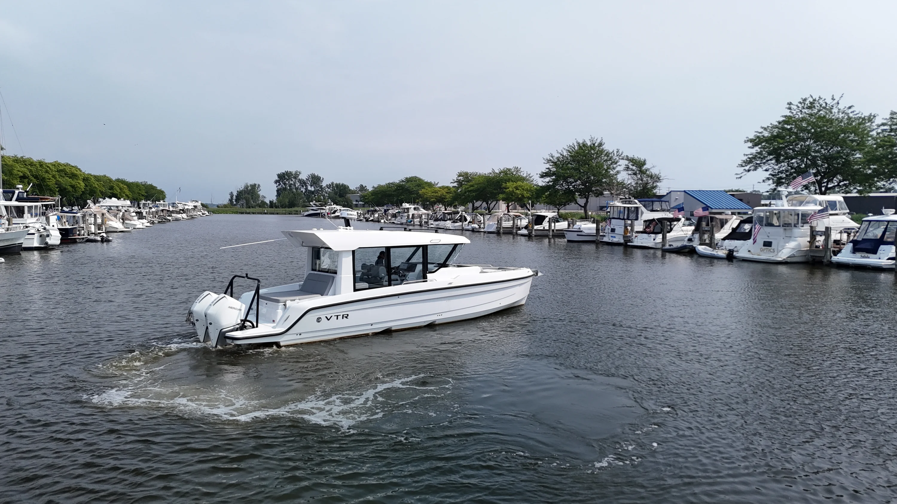 2026 Cruisers Yachts 38 VTR EC Image Thumbnail #3
