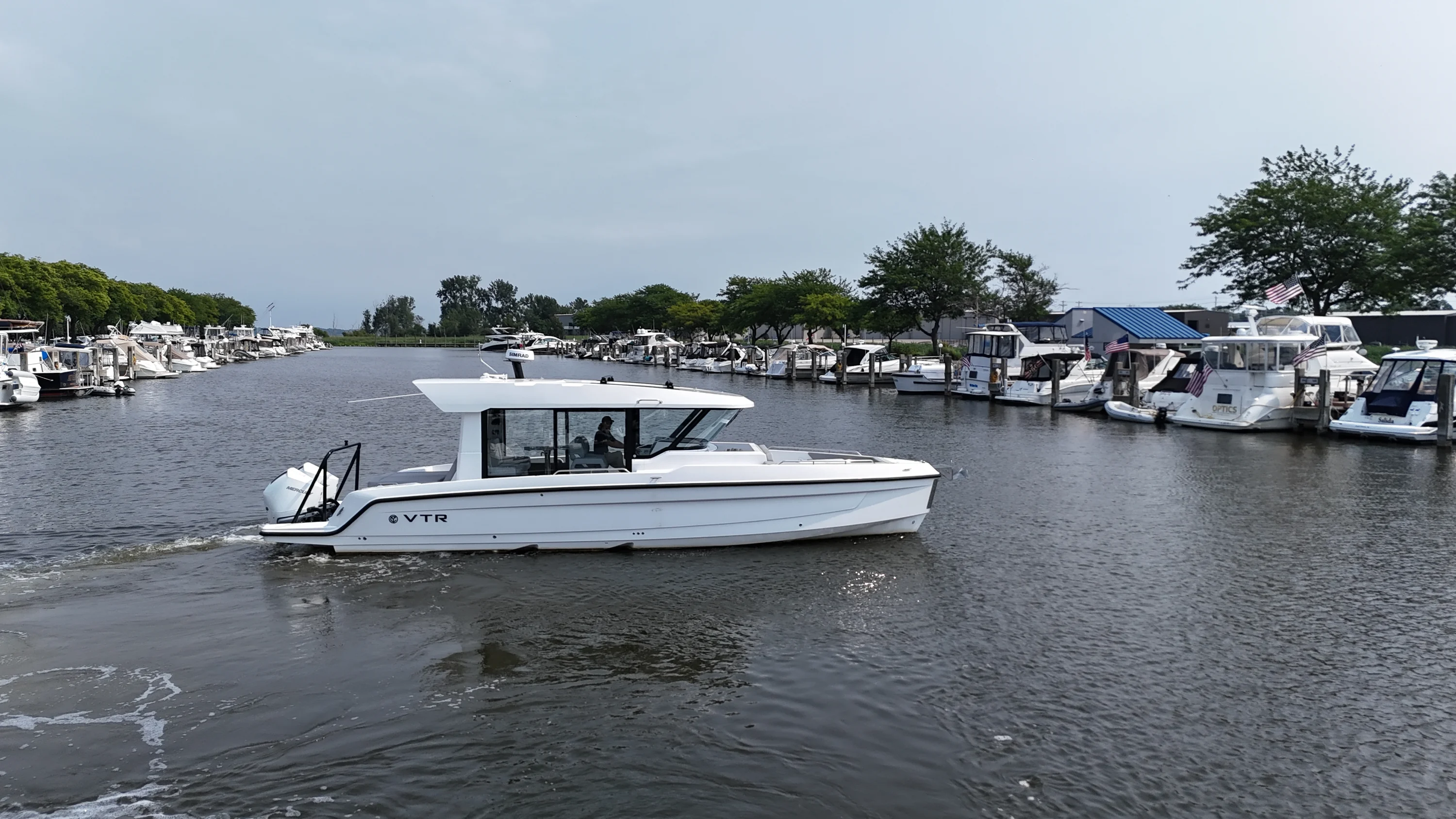 2026 Cruisers Yachts 38 VTR EC Image Thumbnail #4