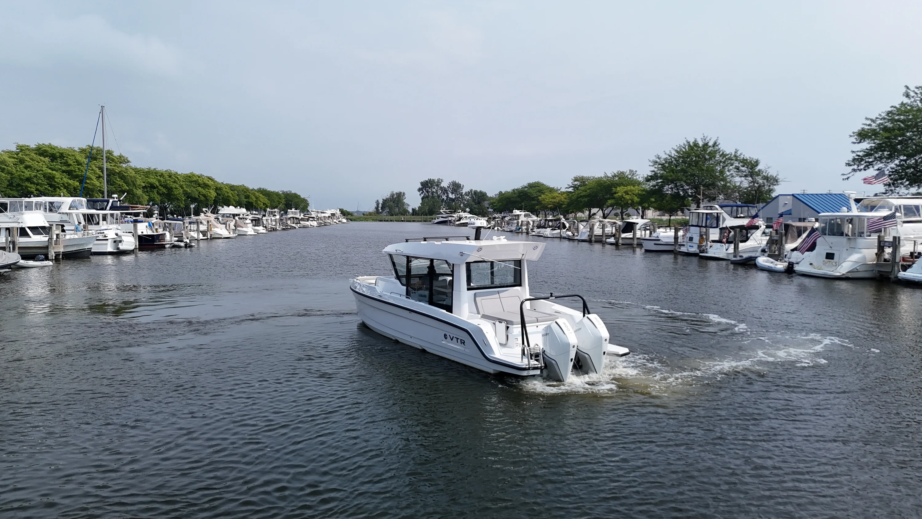 2026 Cruisers Yachts 38 VTR EC Image Thumbnail #5