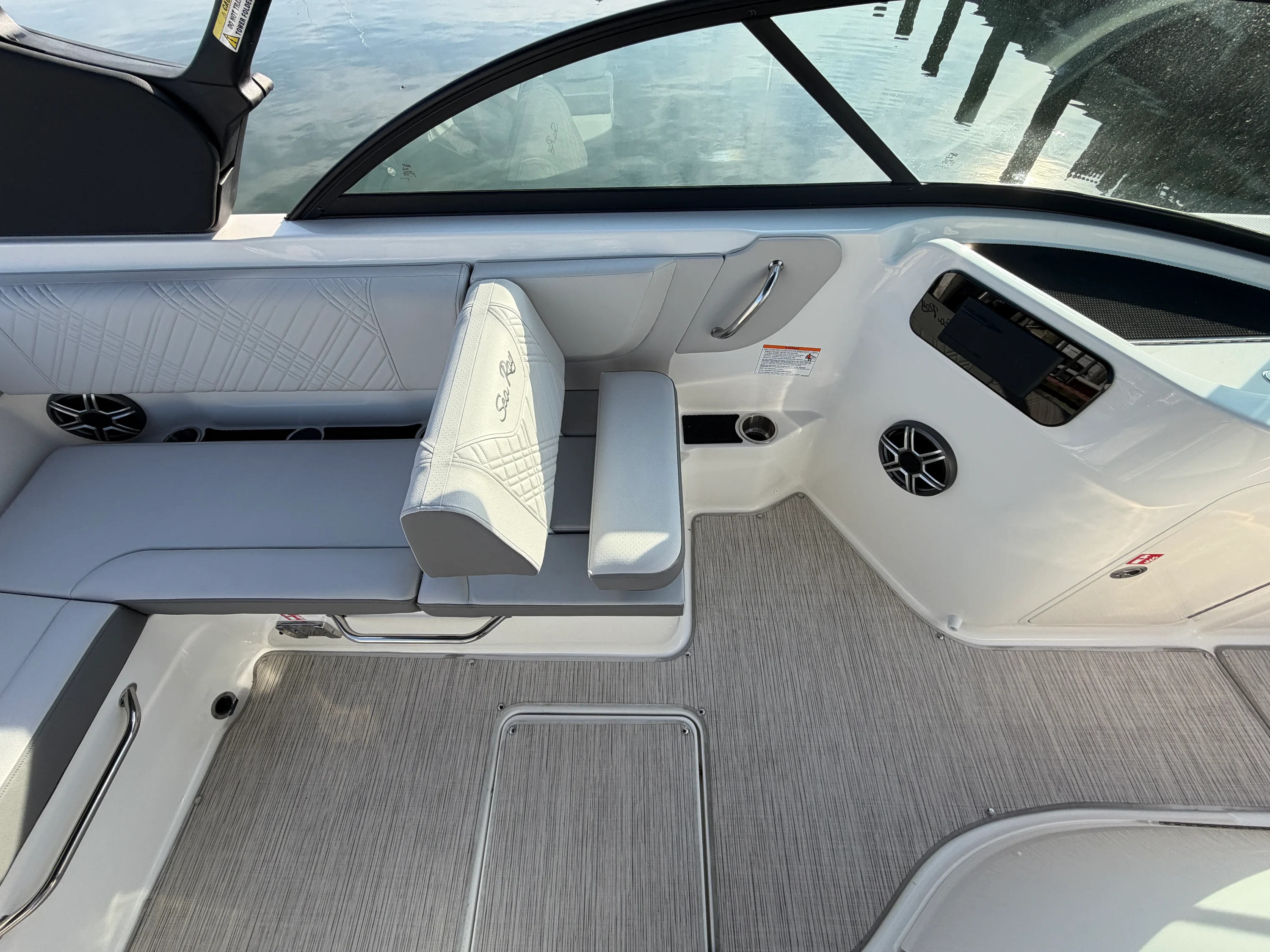 2026 Sea Ray SDX 230 Outboard Image Thumbnail #16