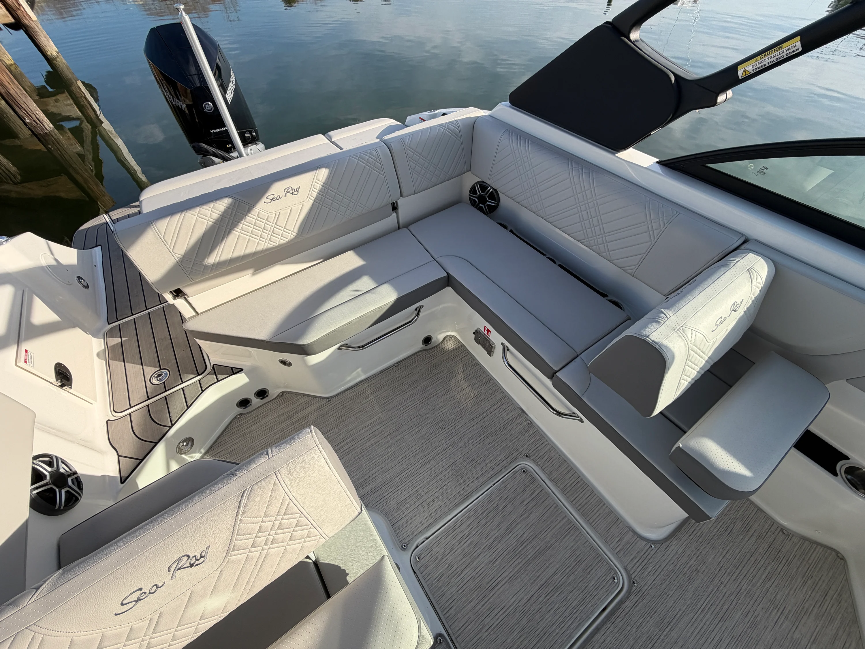 2026 Sea Ray SDX 230 Outboard Image Thumbnail #12