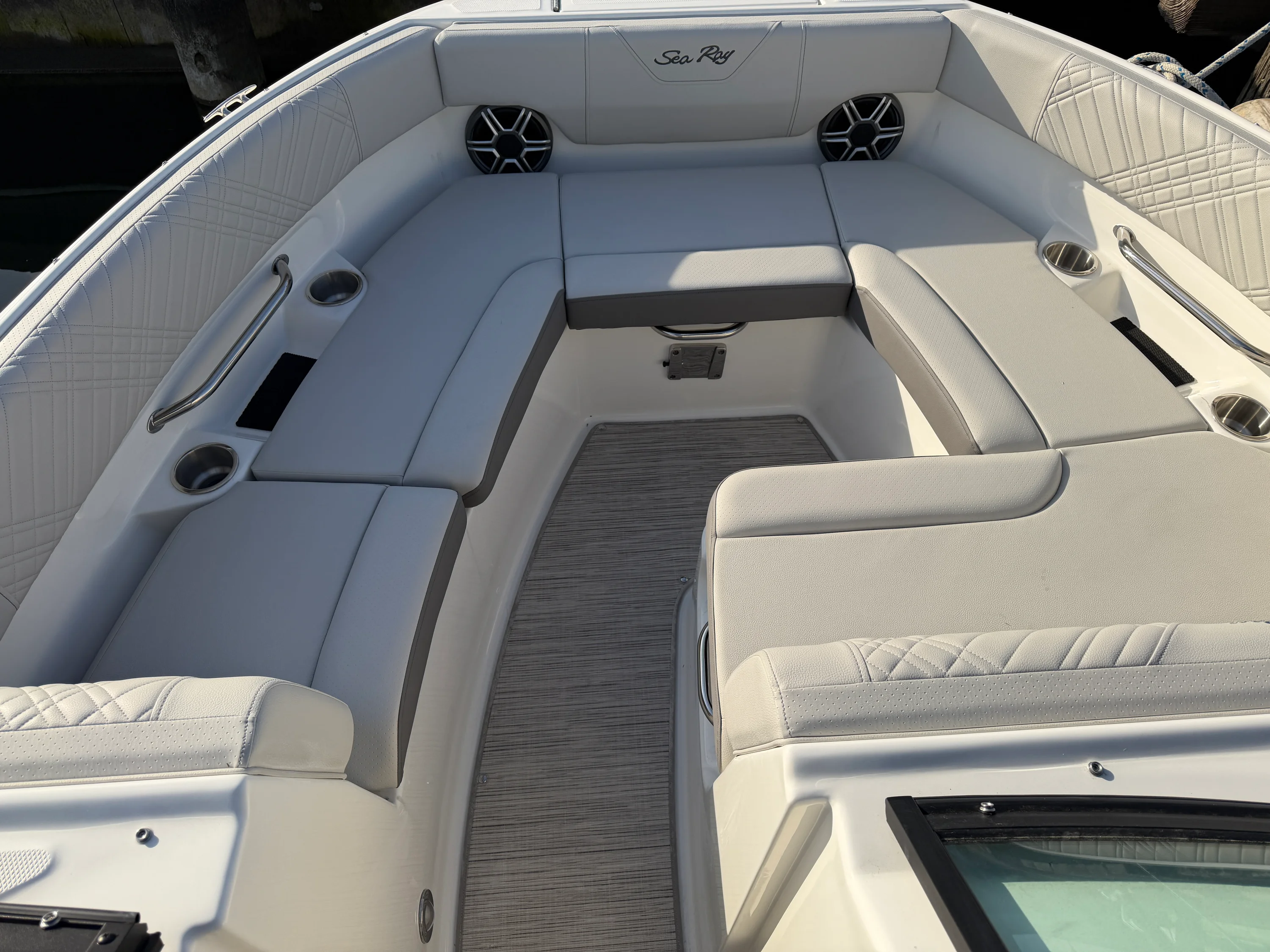 2026 Sea Ray SDX 230 Outboard Image Thumbnail #22