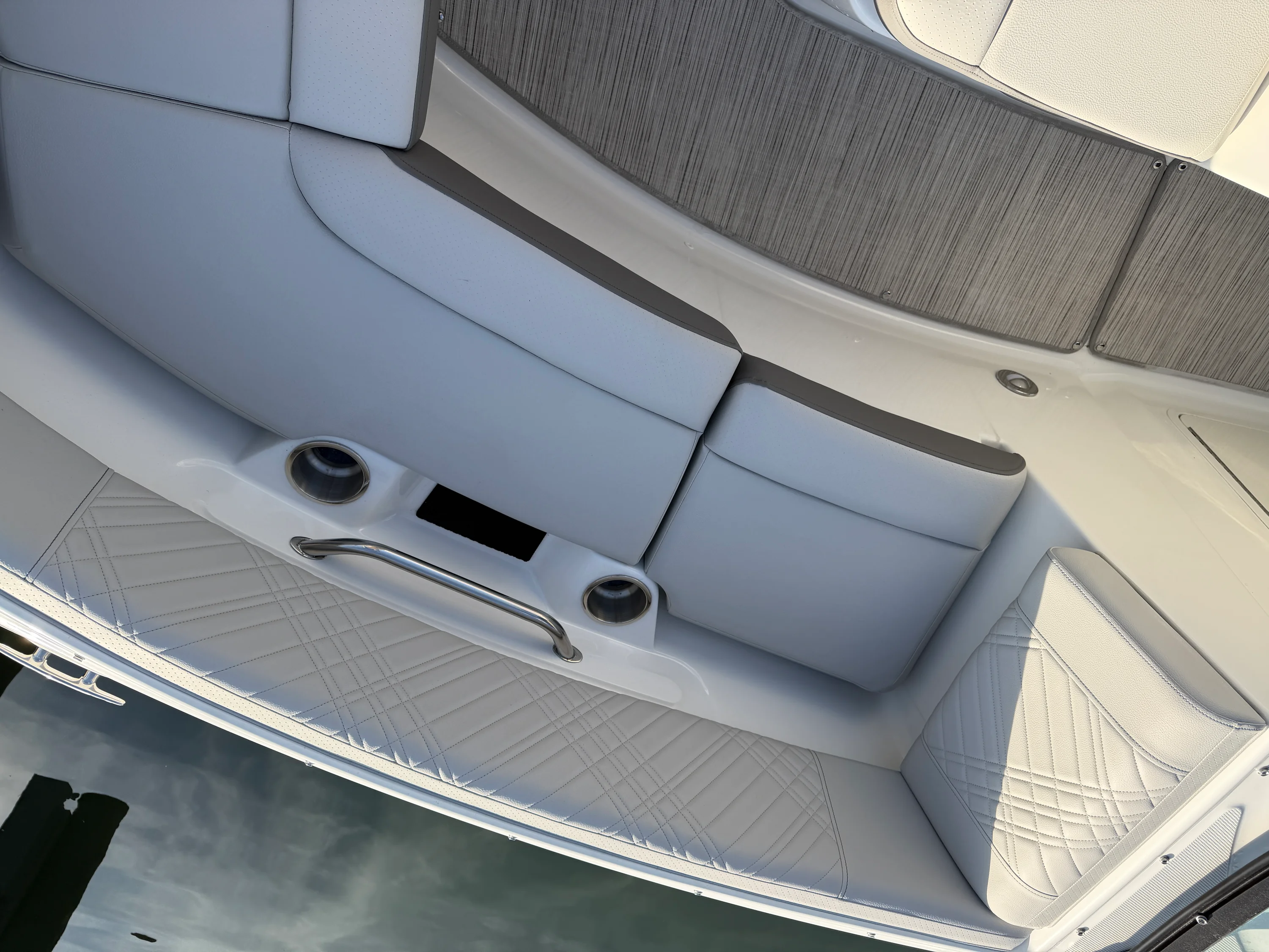 2026 Sea Ray SDX 230 Outboard Image Thumbnail #25