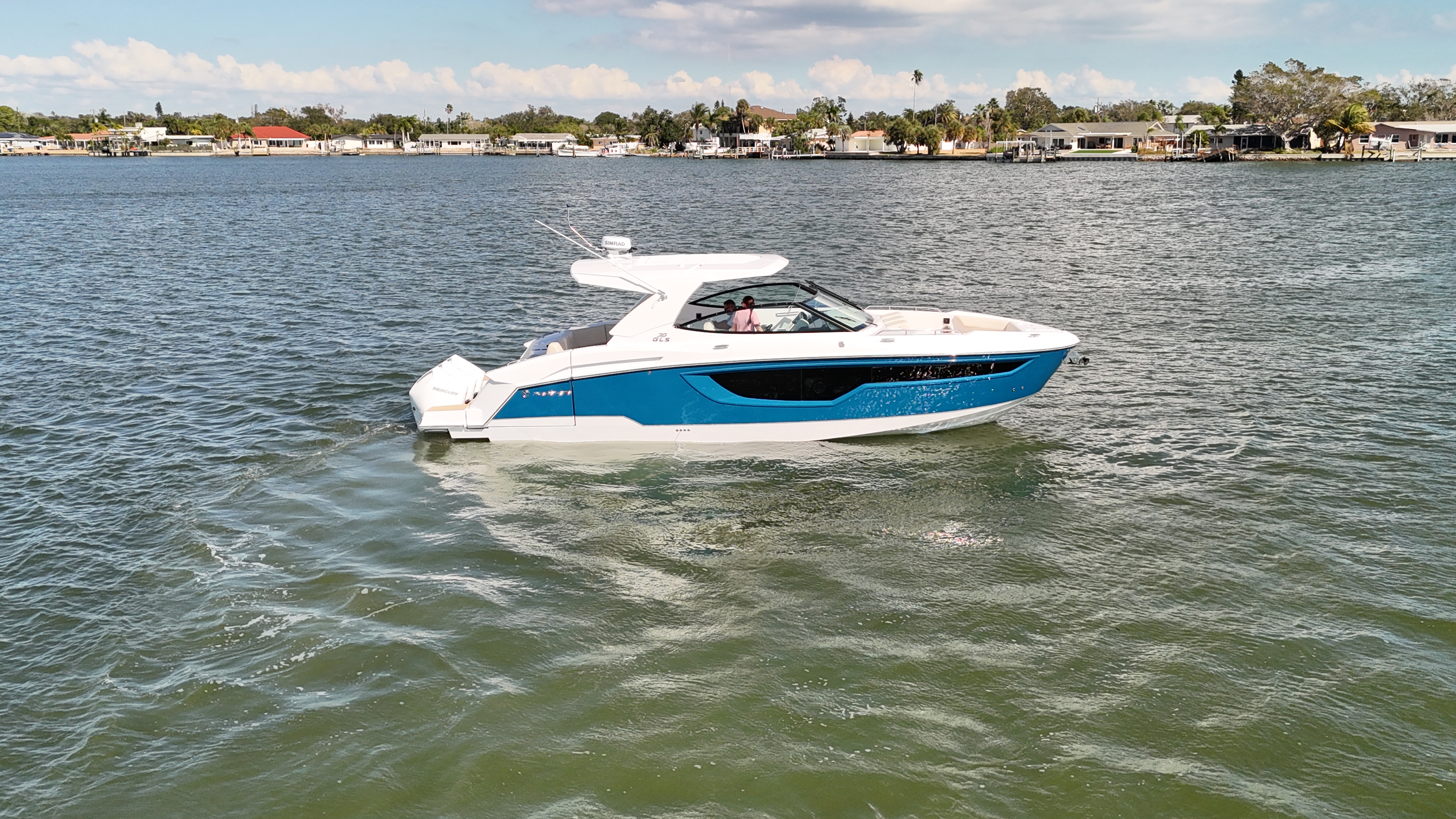 2026 Cruisers Yachts 38 GLS Outboard Image Thumbnail #4