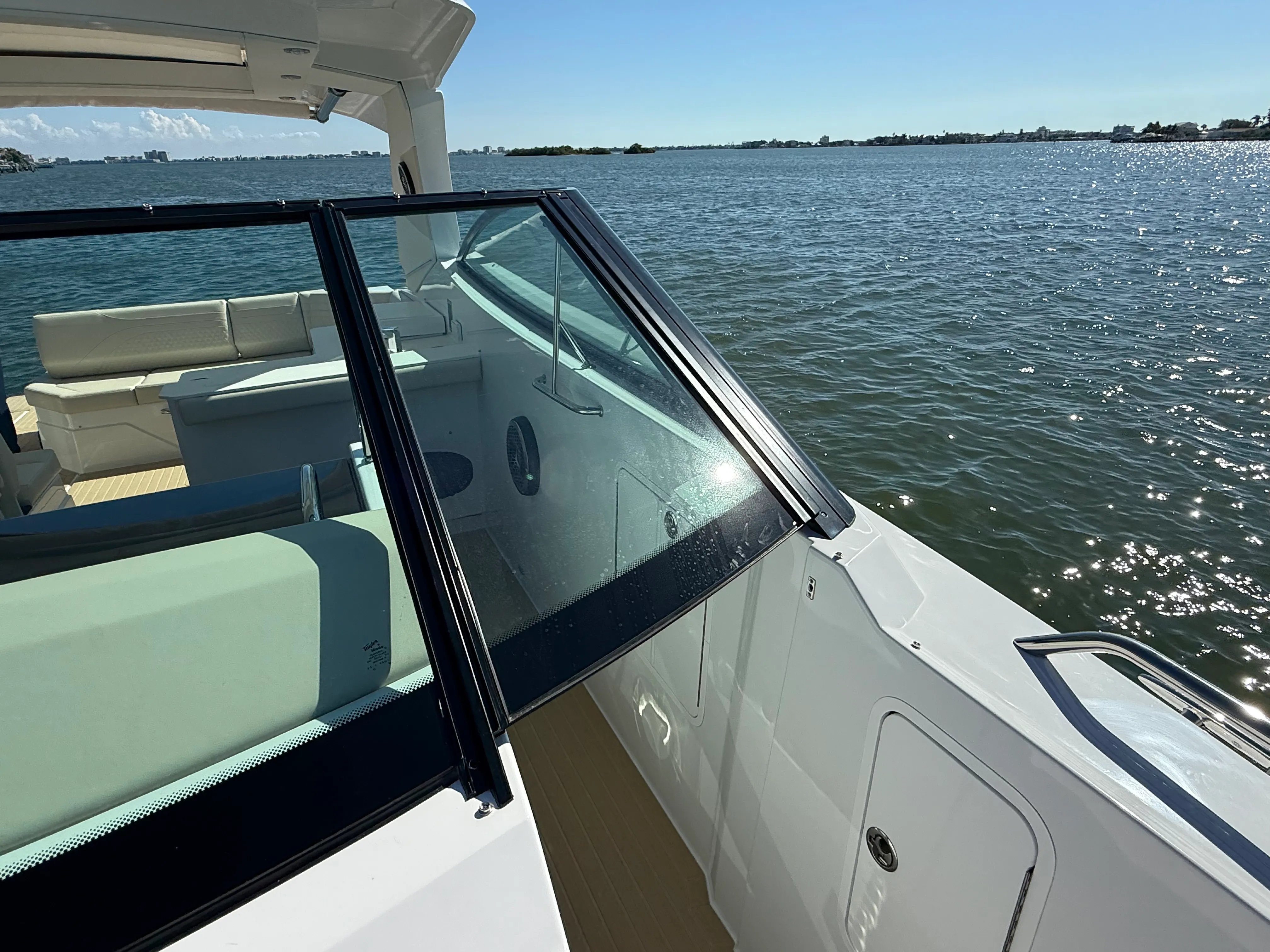 2026 Cruisers Yachts 38 GLS Outboard Image Thumbnail #54