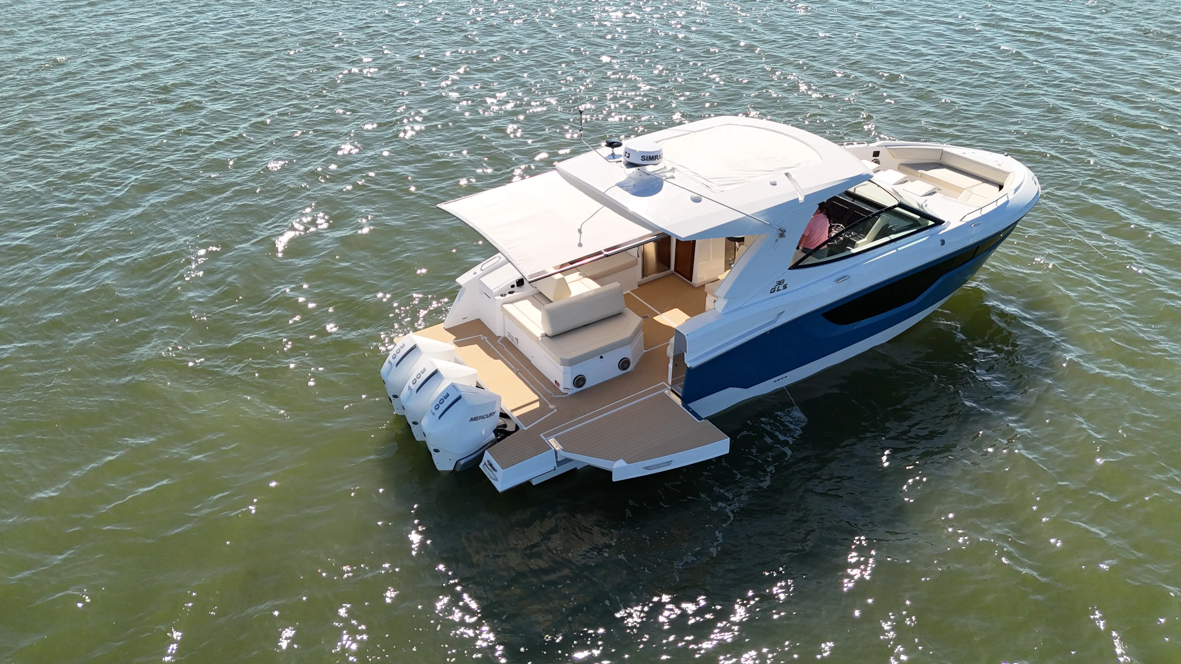 2026 Cruisers Yachts 38 GLS Outboard Image Thumbnail #18