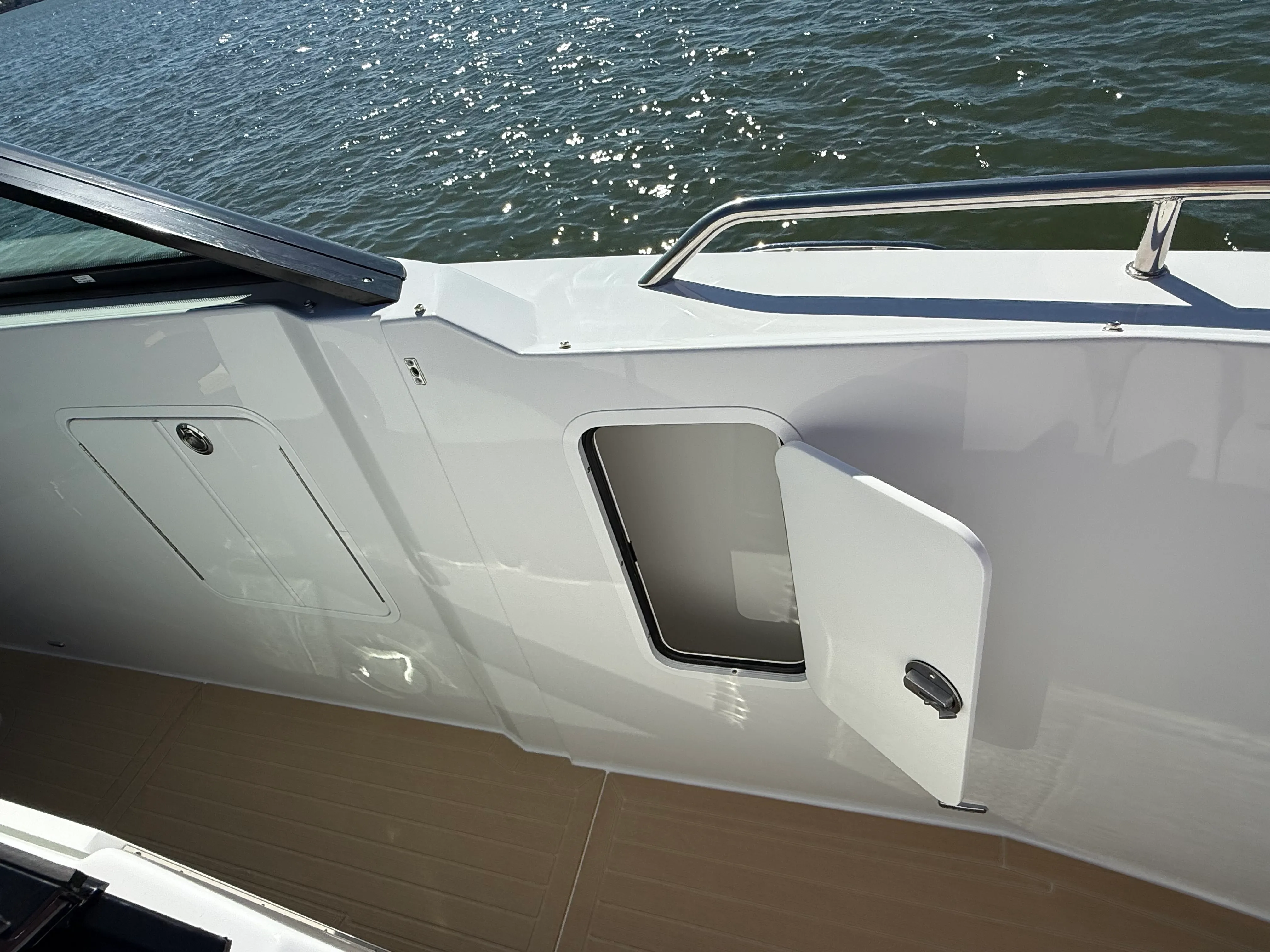 2026 Cruisers Yachts 38 GLS Outboard Image Thumbnail #51