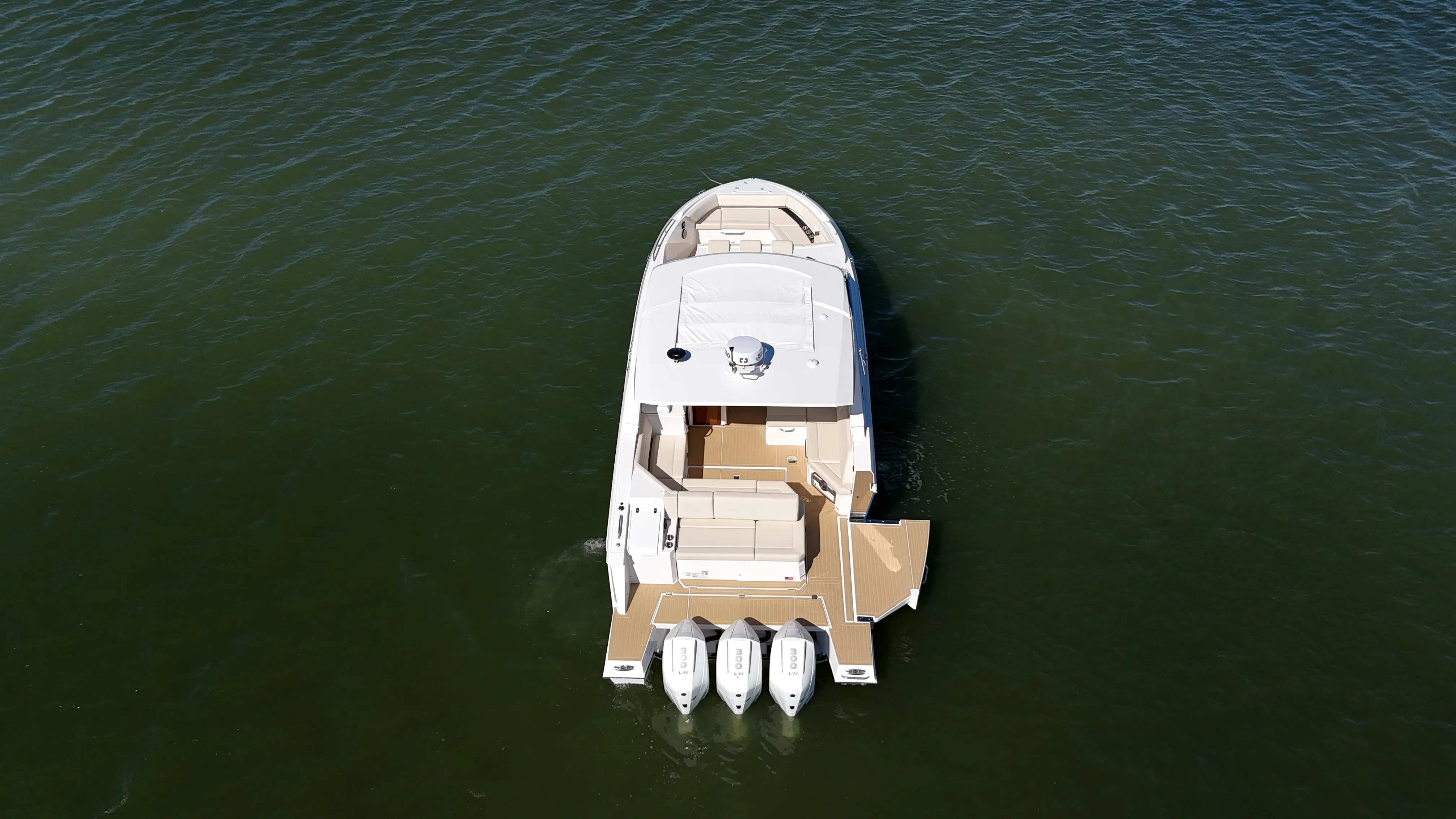 2026 Cruisers Yachts 38 GLS Outboard Image Thumbnail #15