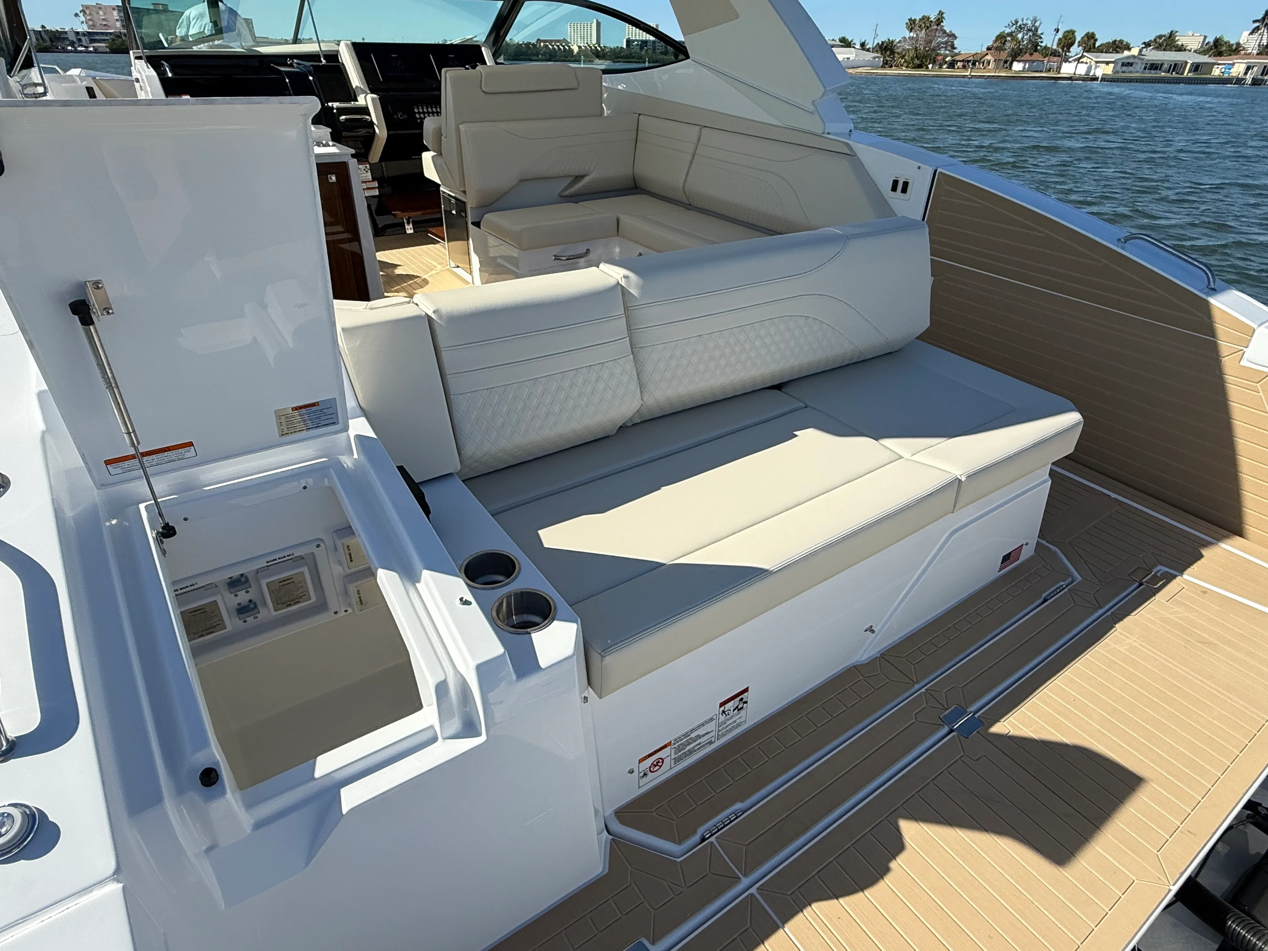 2026 Cruisers Yachts 38 GLS Outboard Image Thumbnail #57