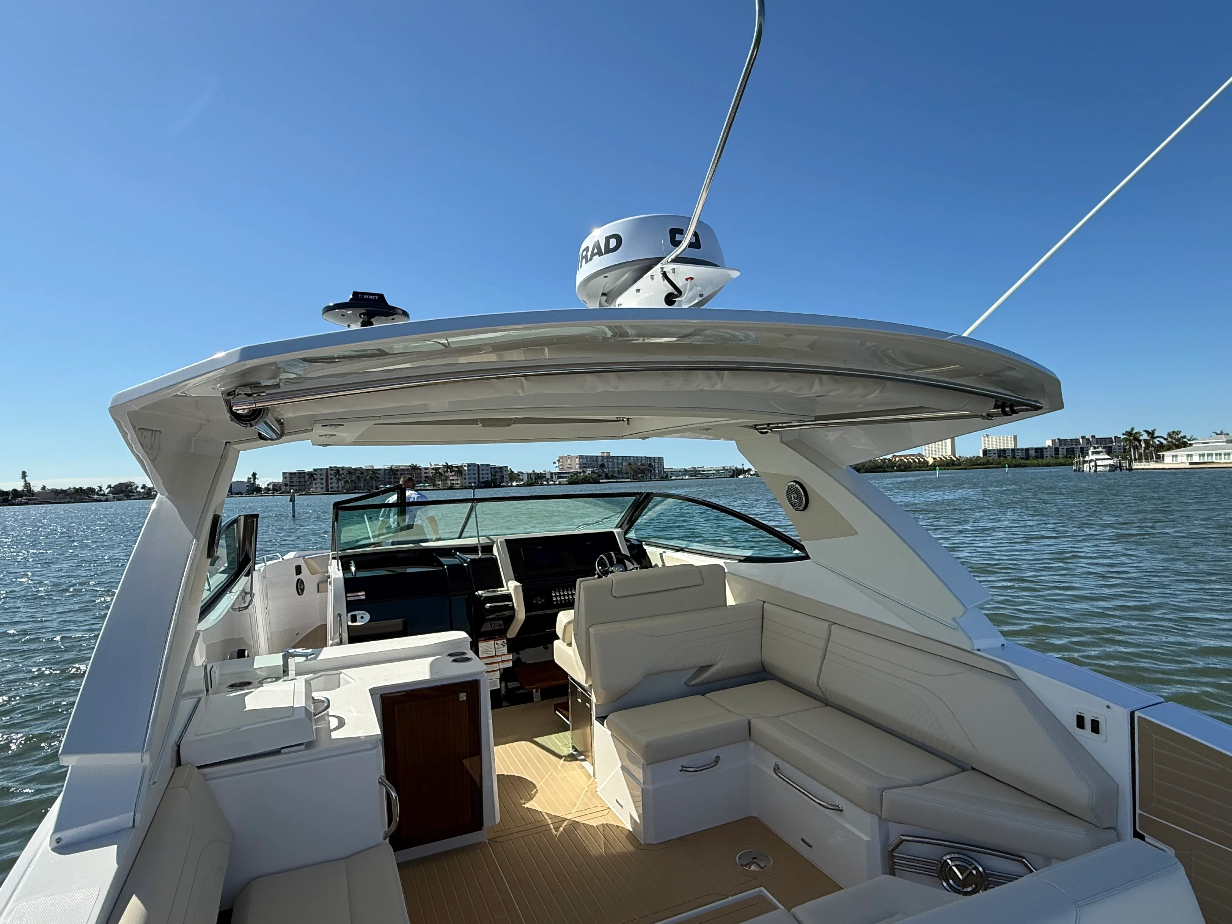 2026 Cruisers Yachts 38 GLS Outboard Image Thumbnail #55