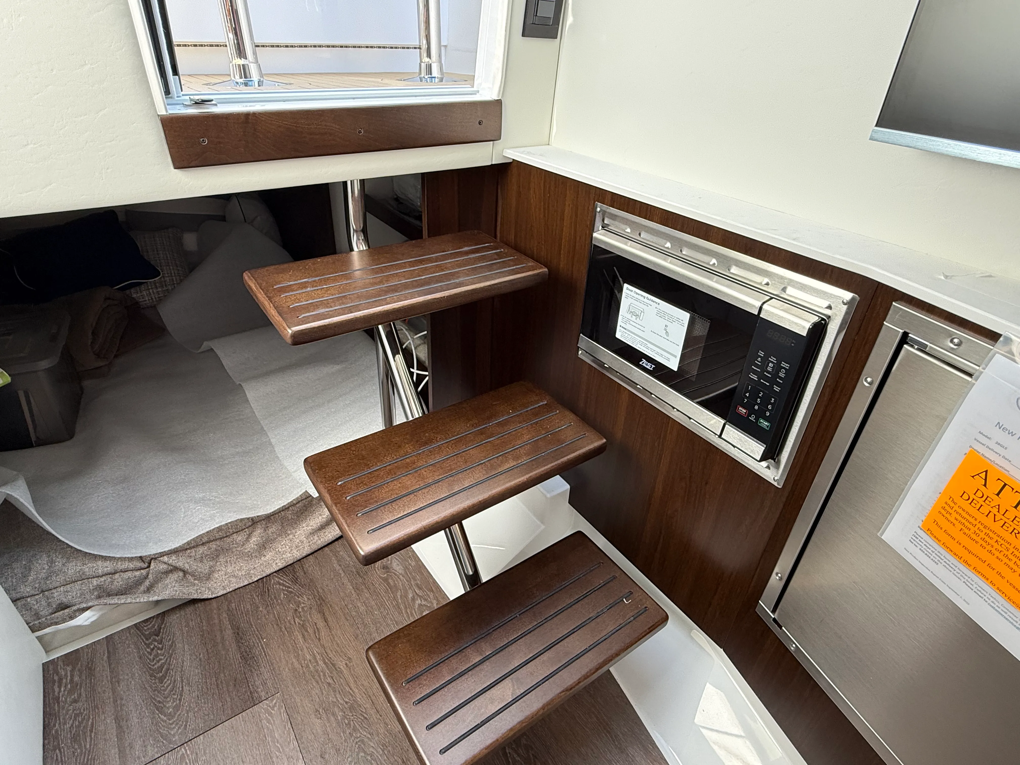 2026 Cruisers Yachts 38 GLS Outboard Image Thumbnail #63