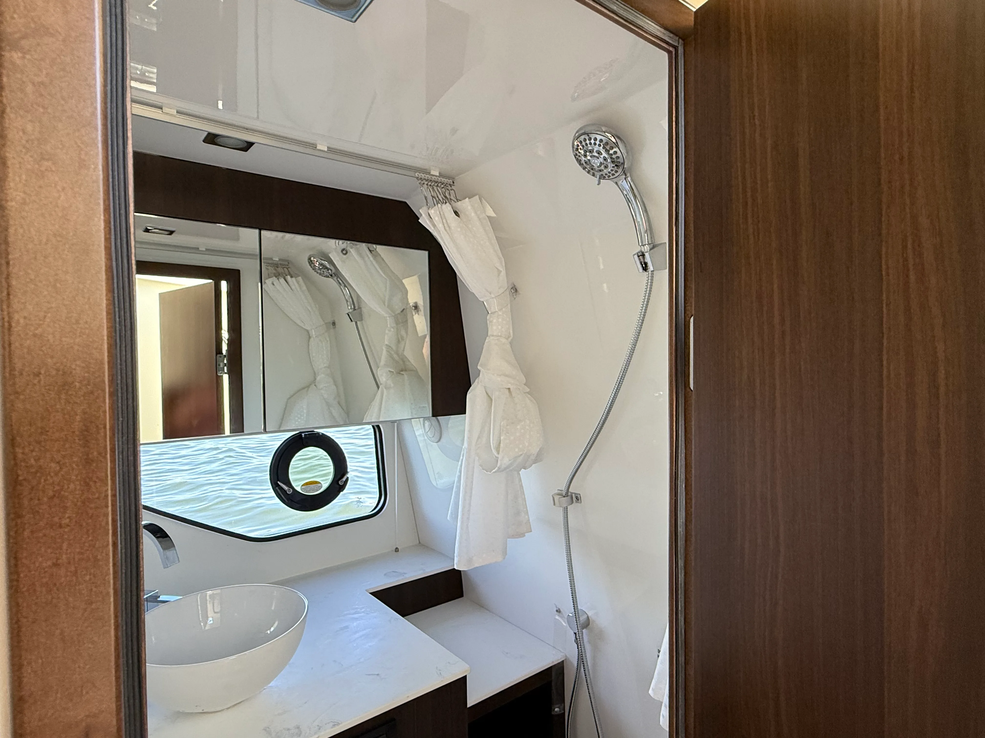 2026 Cruisers Yachts 38 GLS Outboard Image Thumbnail #62