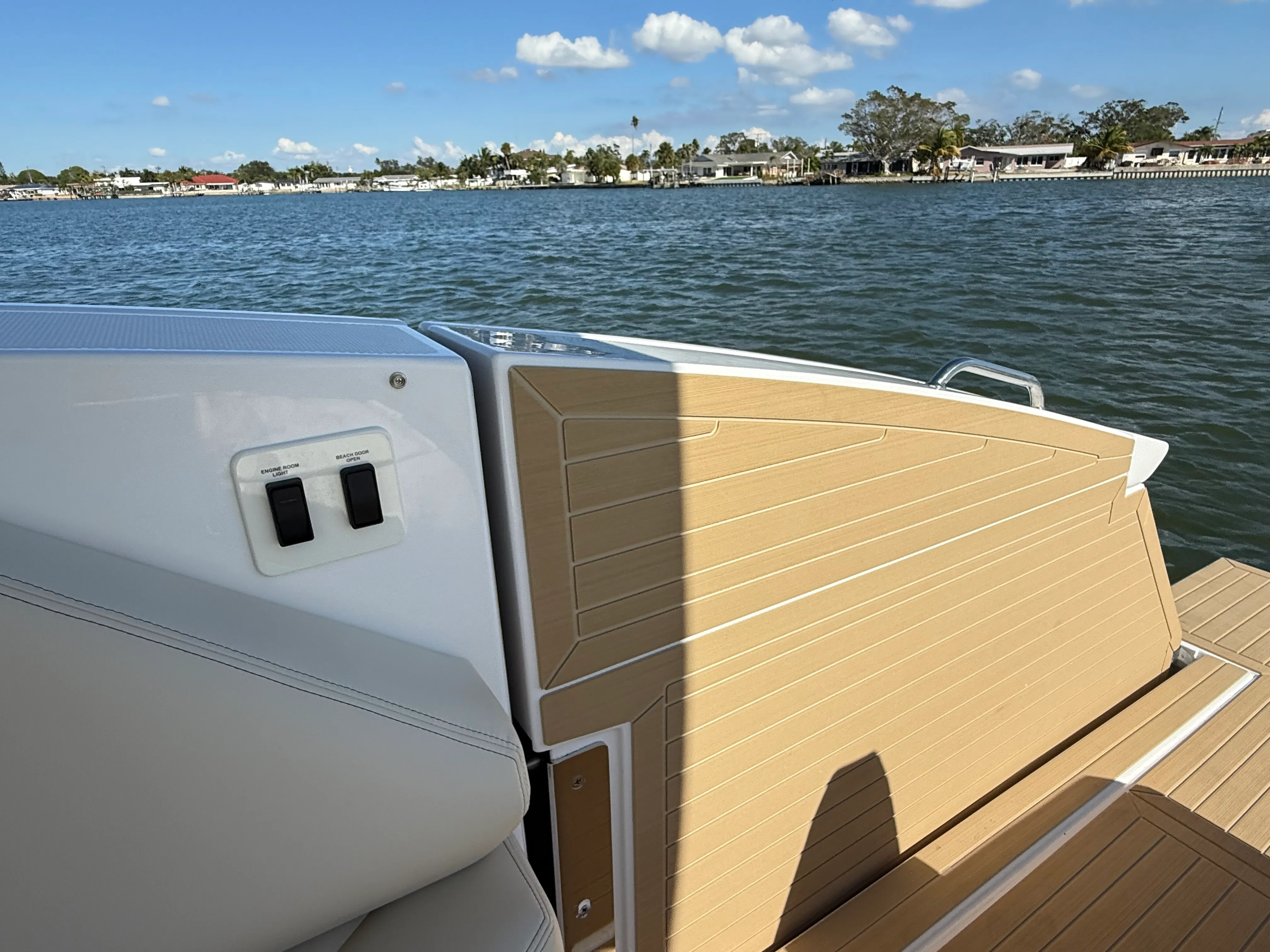 2026 Cruisers Yachts 38 GLS Outboard Image Thumbnail #52