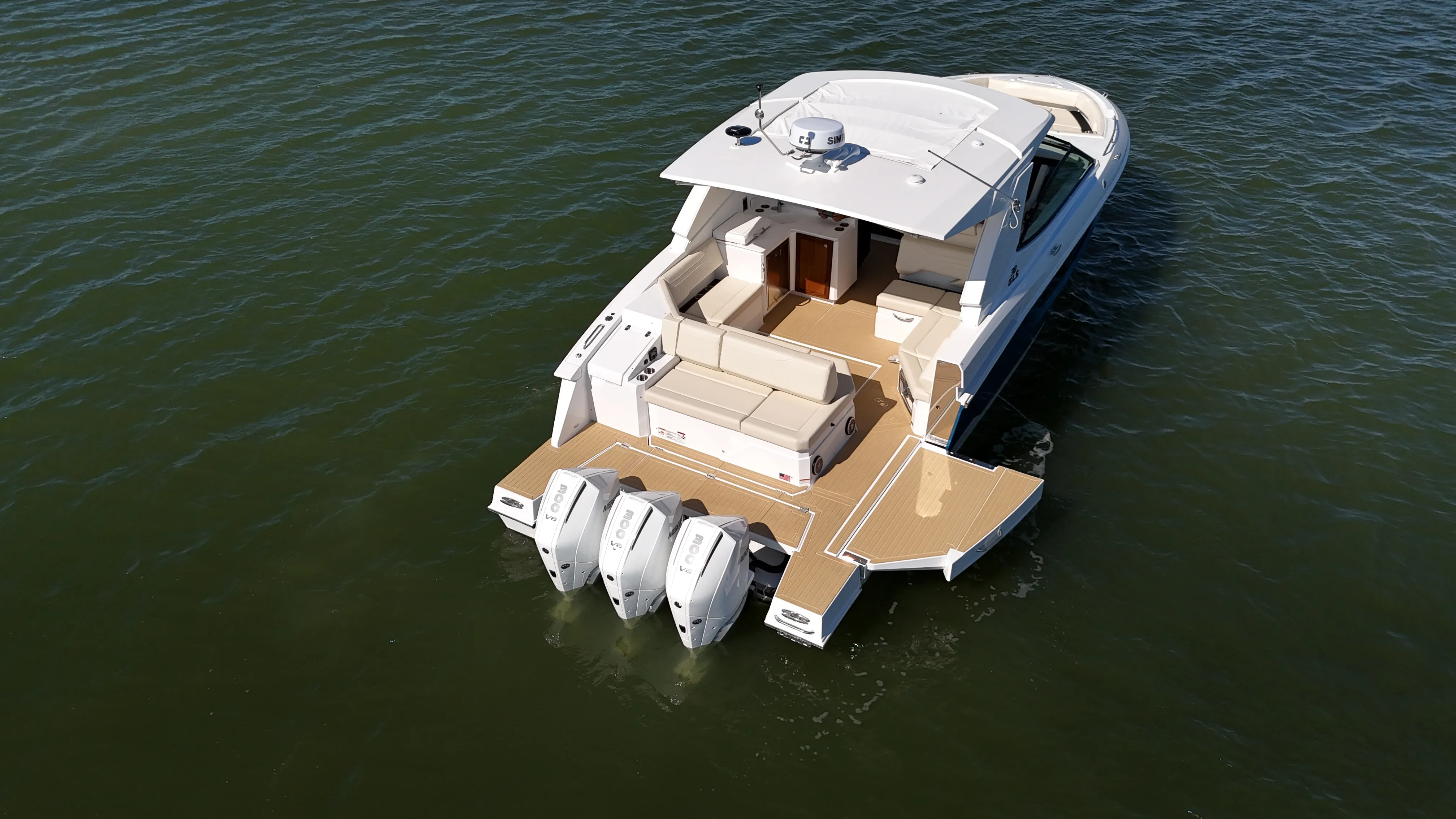 2026 Cruisers Yachts 38 GLS Outboard Image Thumbnail #16