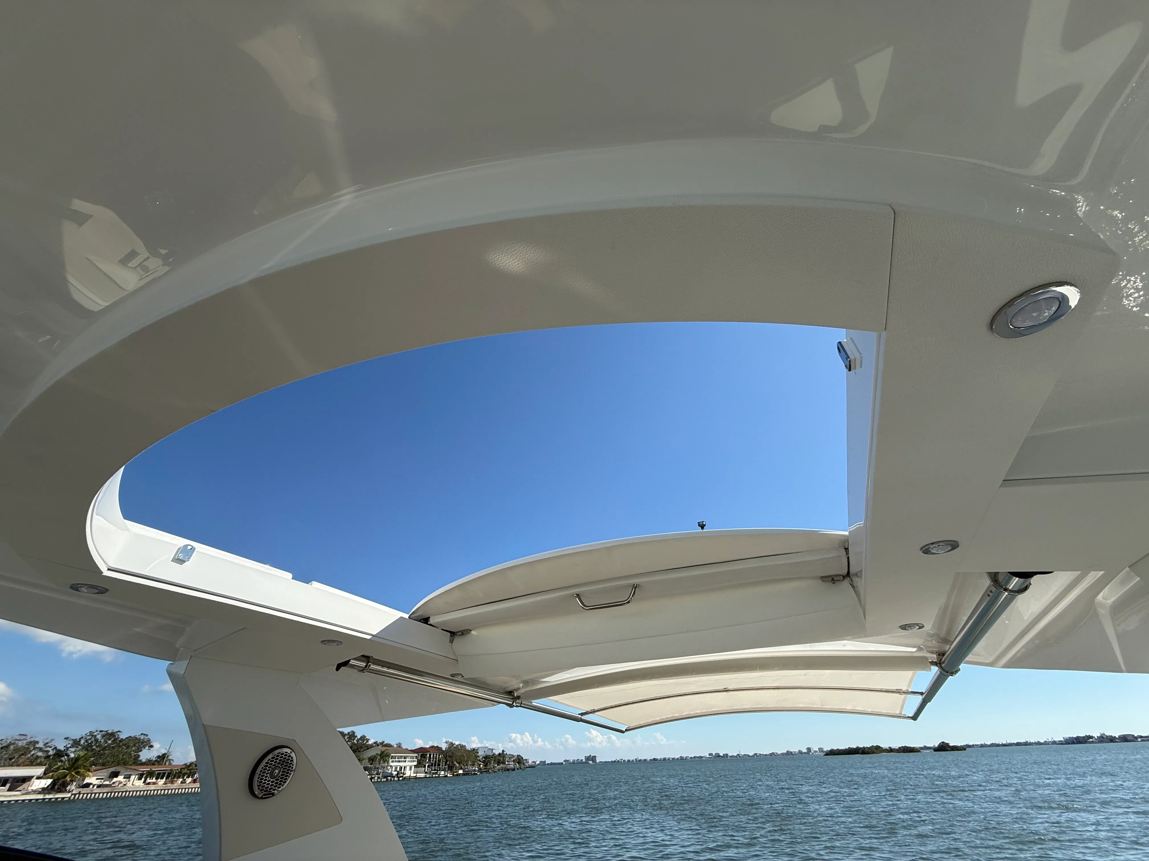 2026 Cruisers Yachts 38 GLS Outboard Image Thumbnail #40