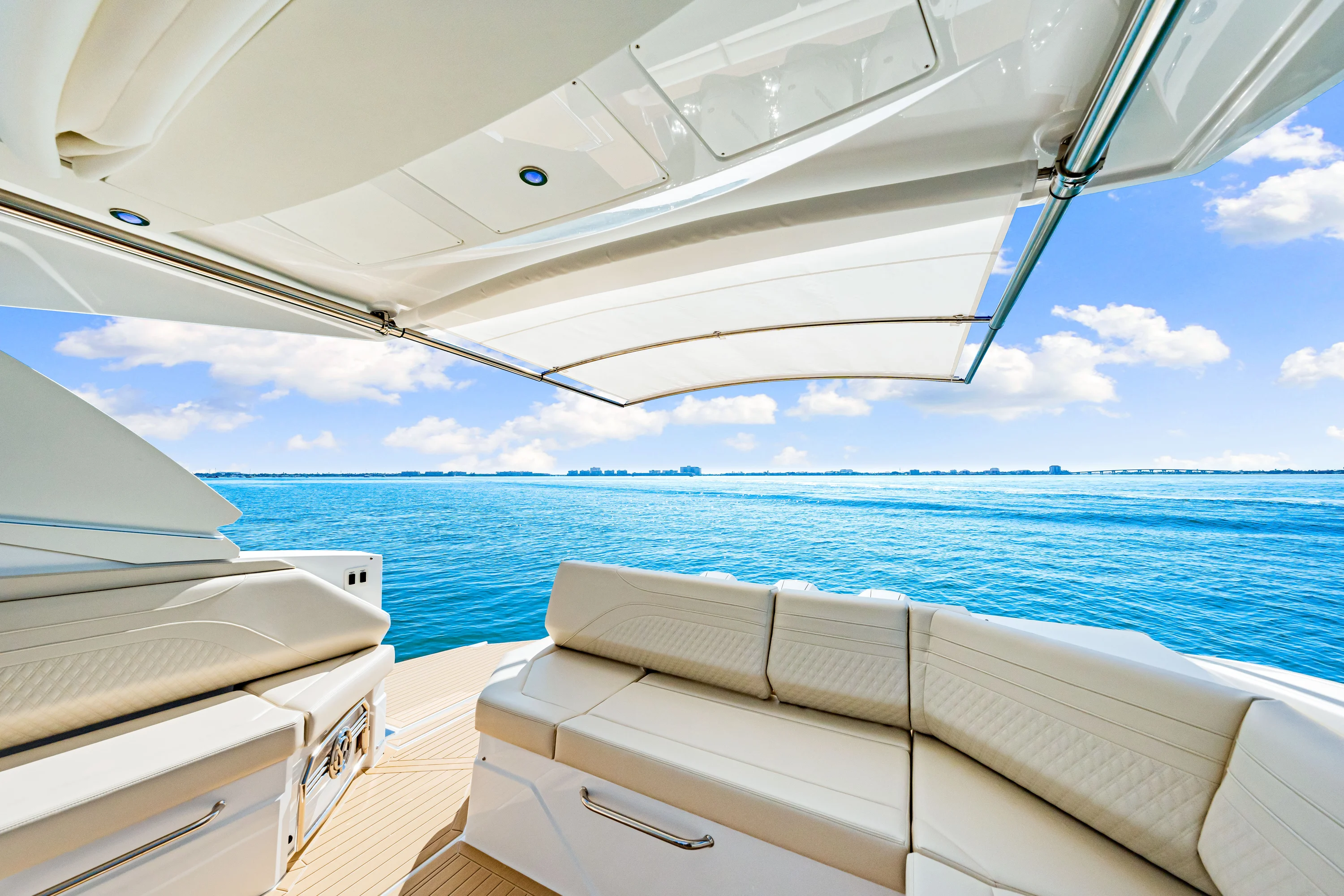 2026 Cruisers Yachts 38 GLS Outboard Image Thumbnail #68