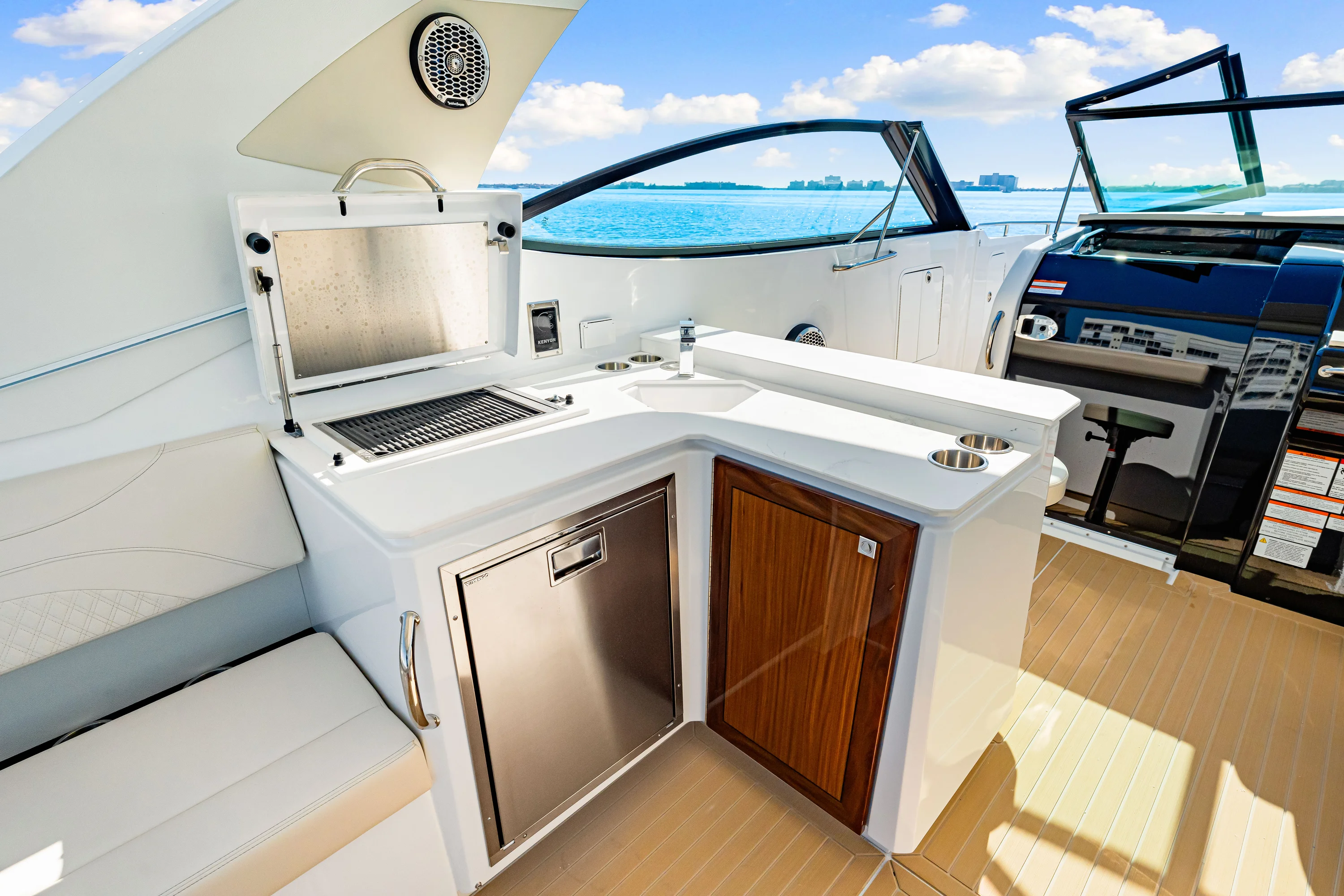 2026 Cruisers Yachts 38 GLS Outboard Image Thumbnail #60