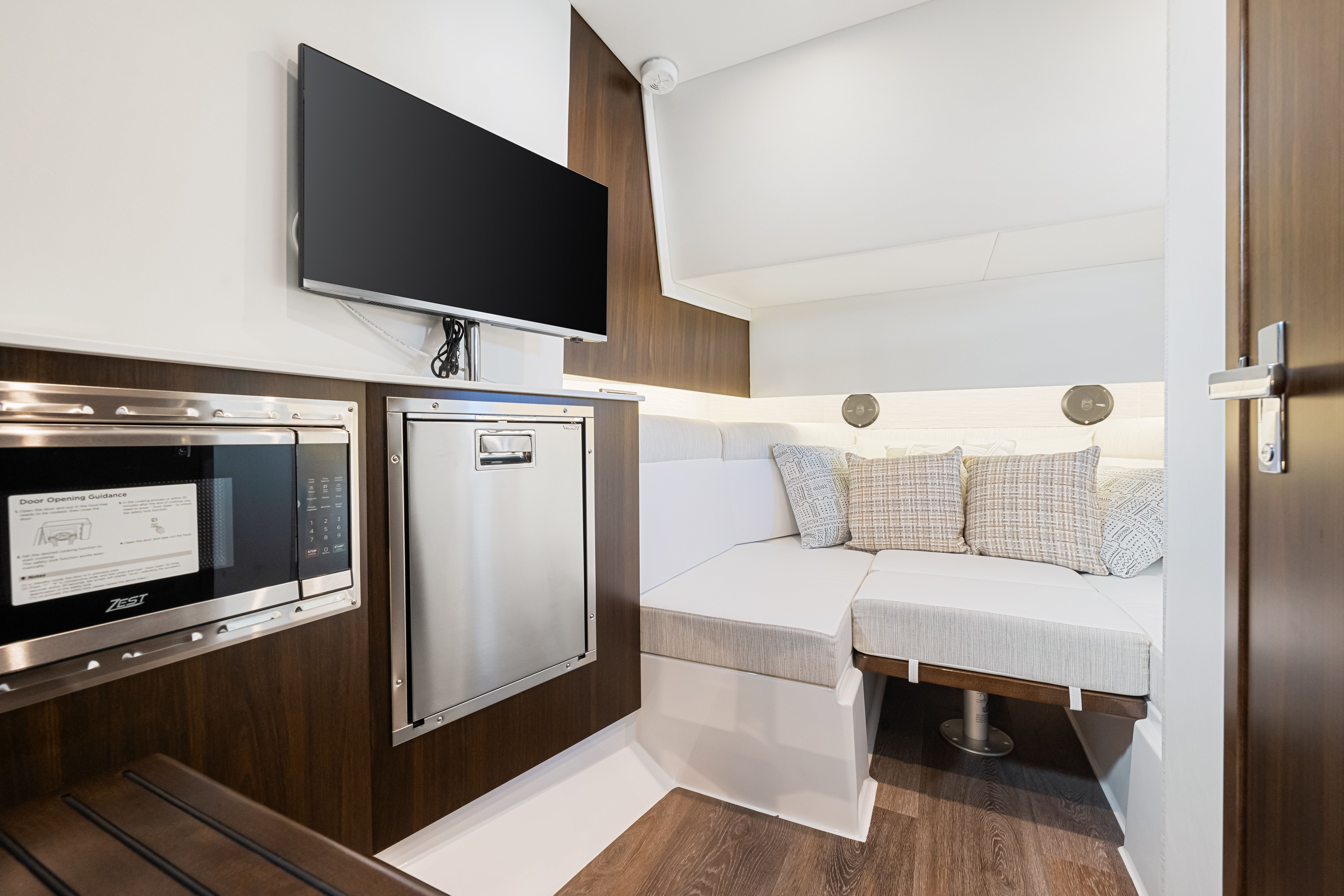 2026 Cruisers Yachts 38 GLS Outboard Image Thumbnail #76