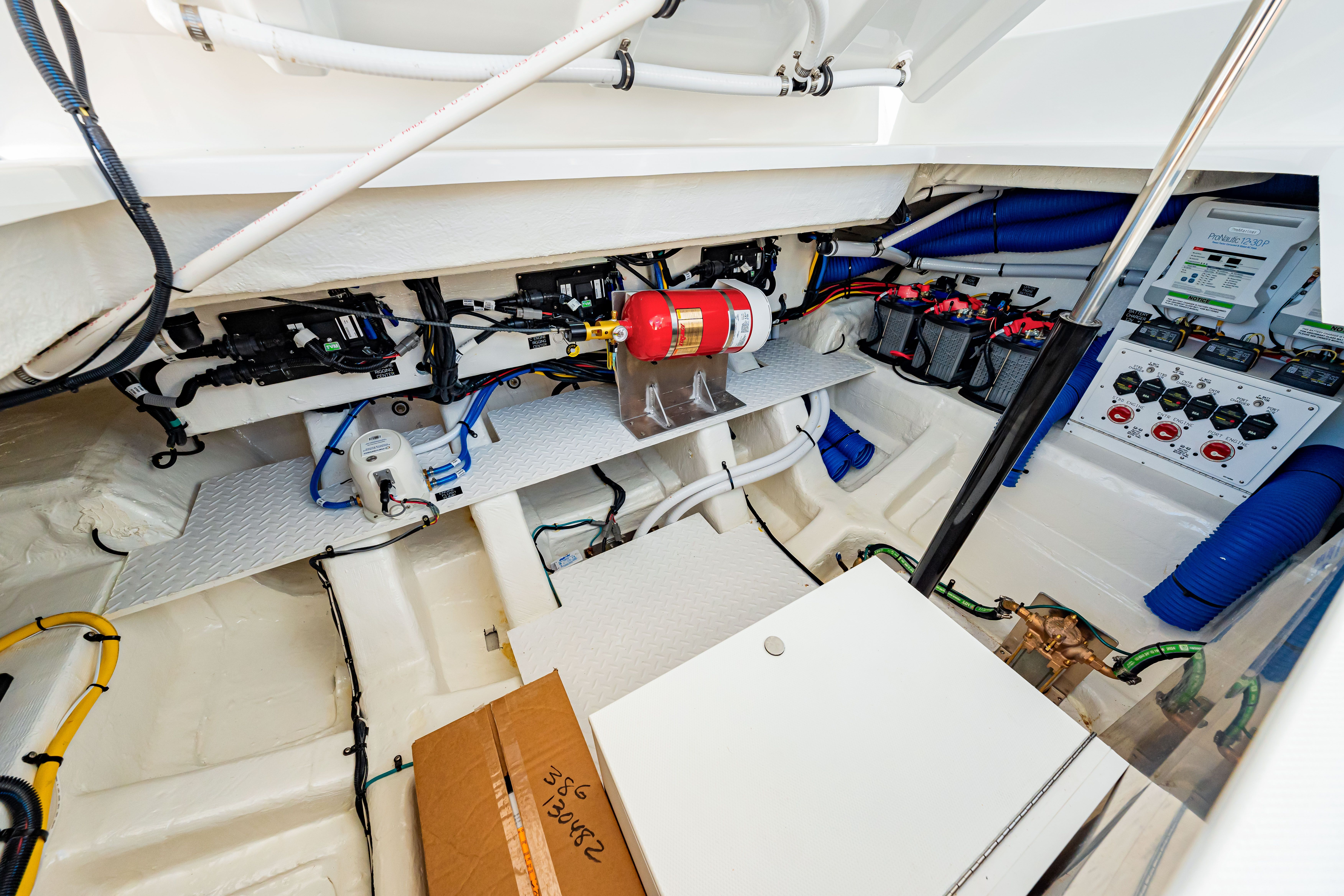 2026 Cruisers Yachts 38 GLS Outboard Image Thumbnail #82