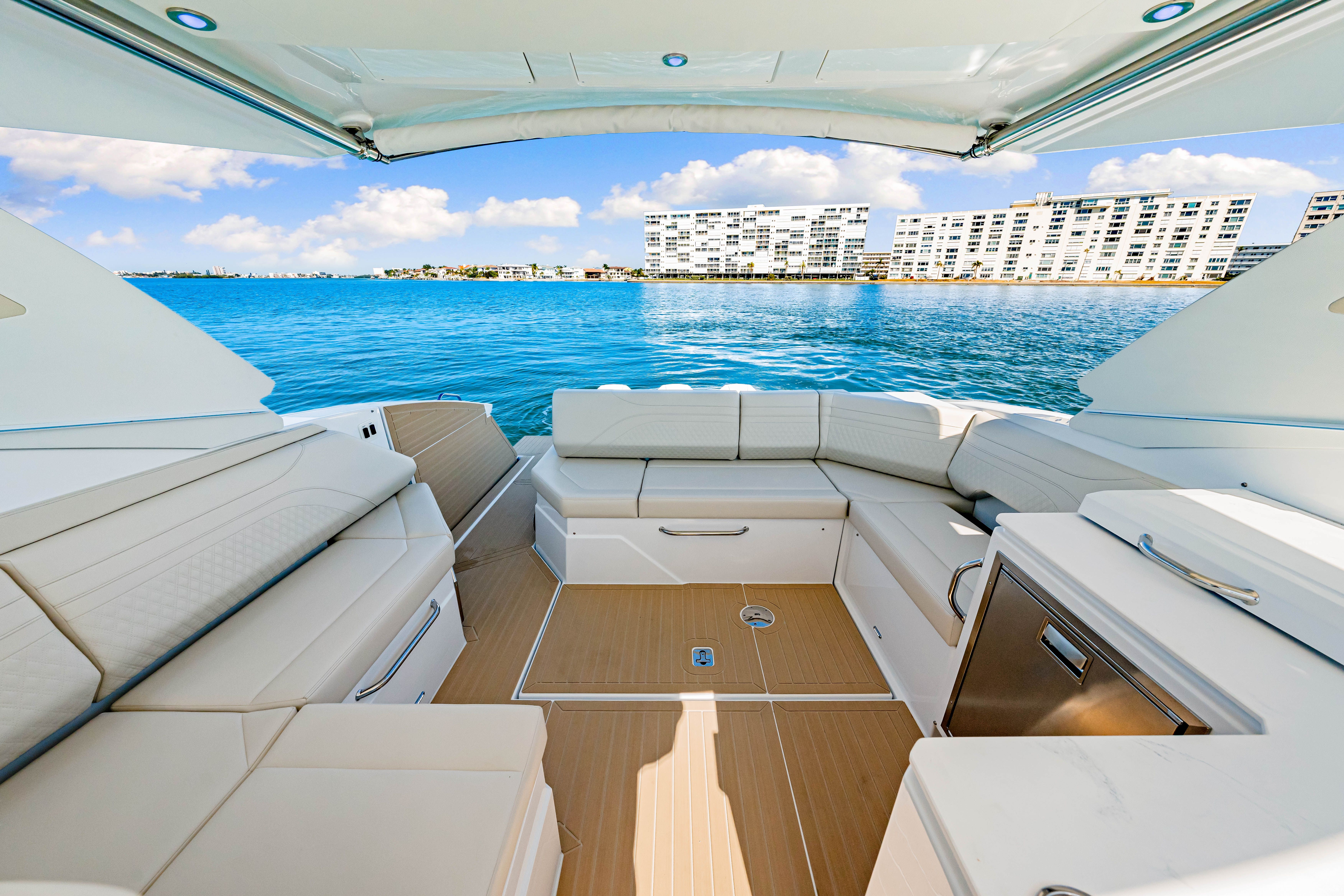 2026 Cruisers Yachts 38 GLS Outboard Image Thumbnail #58