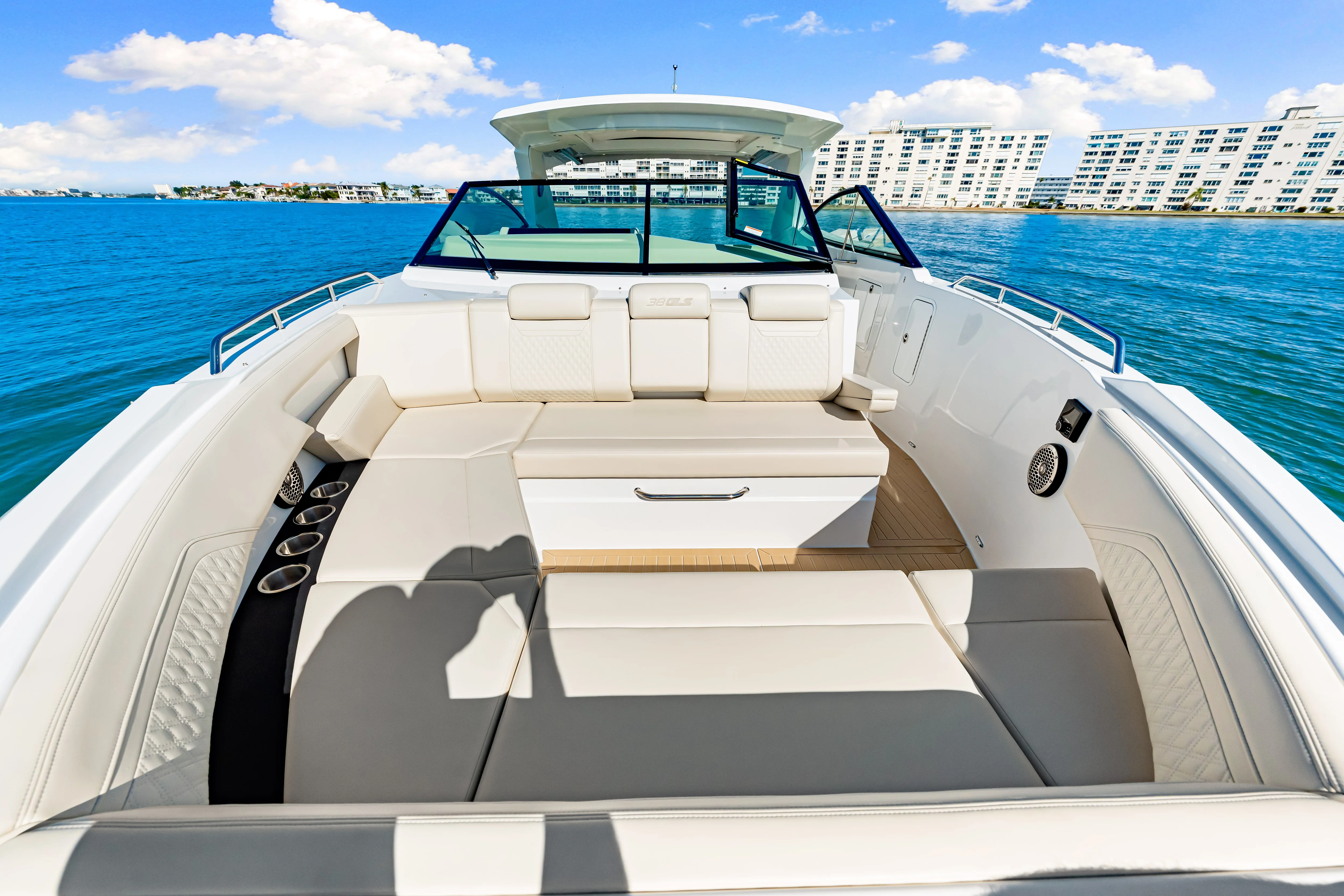 2026 Cruisers Yachts 38 GLS Outboard Image Thumbnail #71