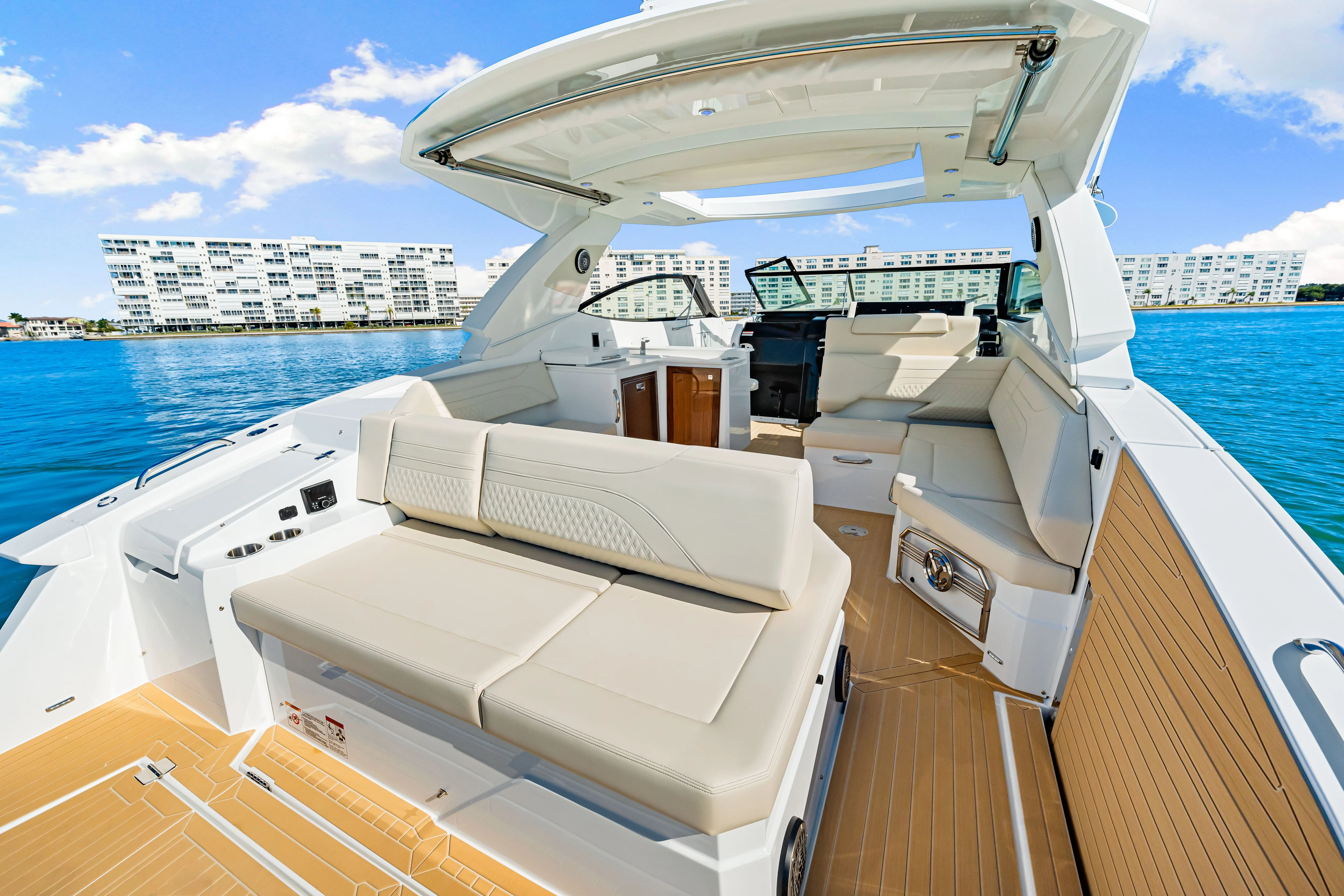 2026 Cruisers Yachts 38 GLS Outboard Image Thumbnail #50