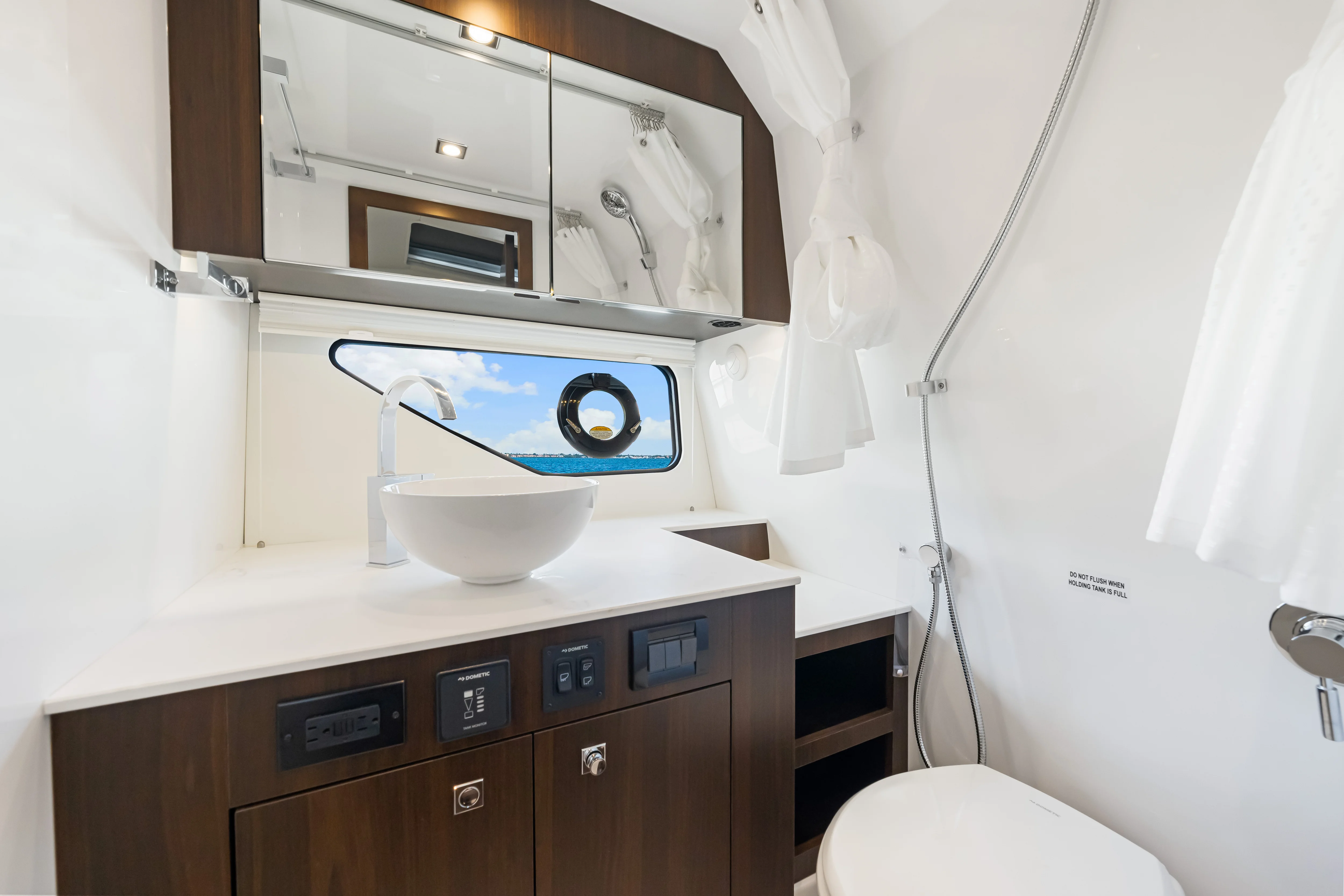 2026 Cruisers Yachts 38 GLS Outboard Image Thumbnail #80