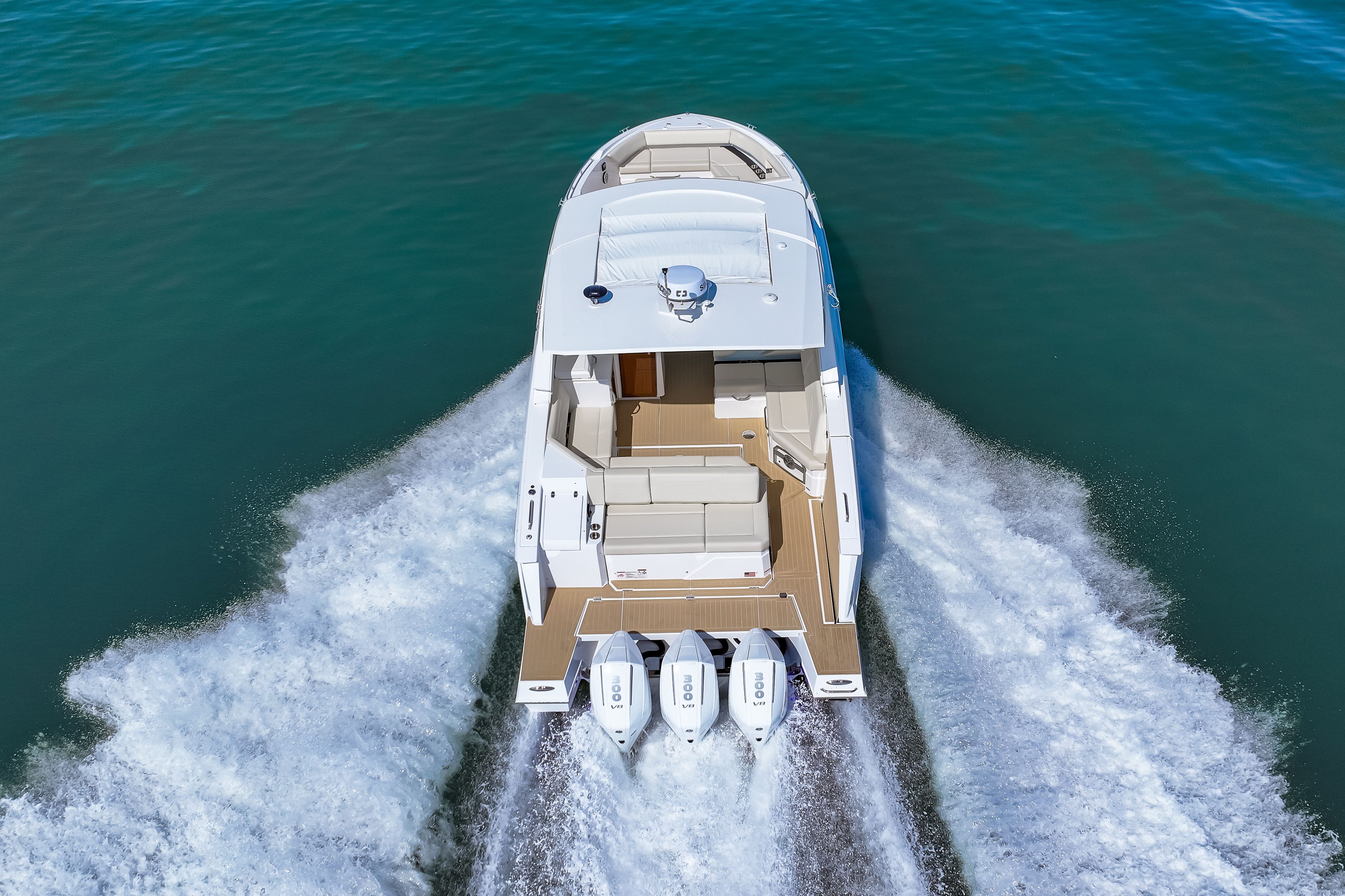 2026 Cruisers Yachts 38 GLS Outboard Image Thumbnail #35