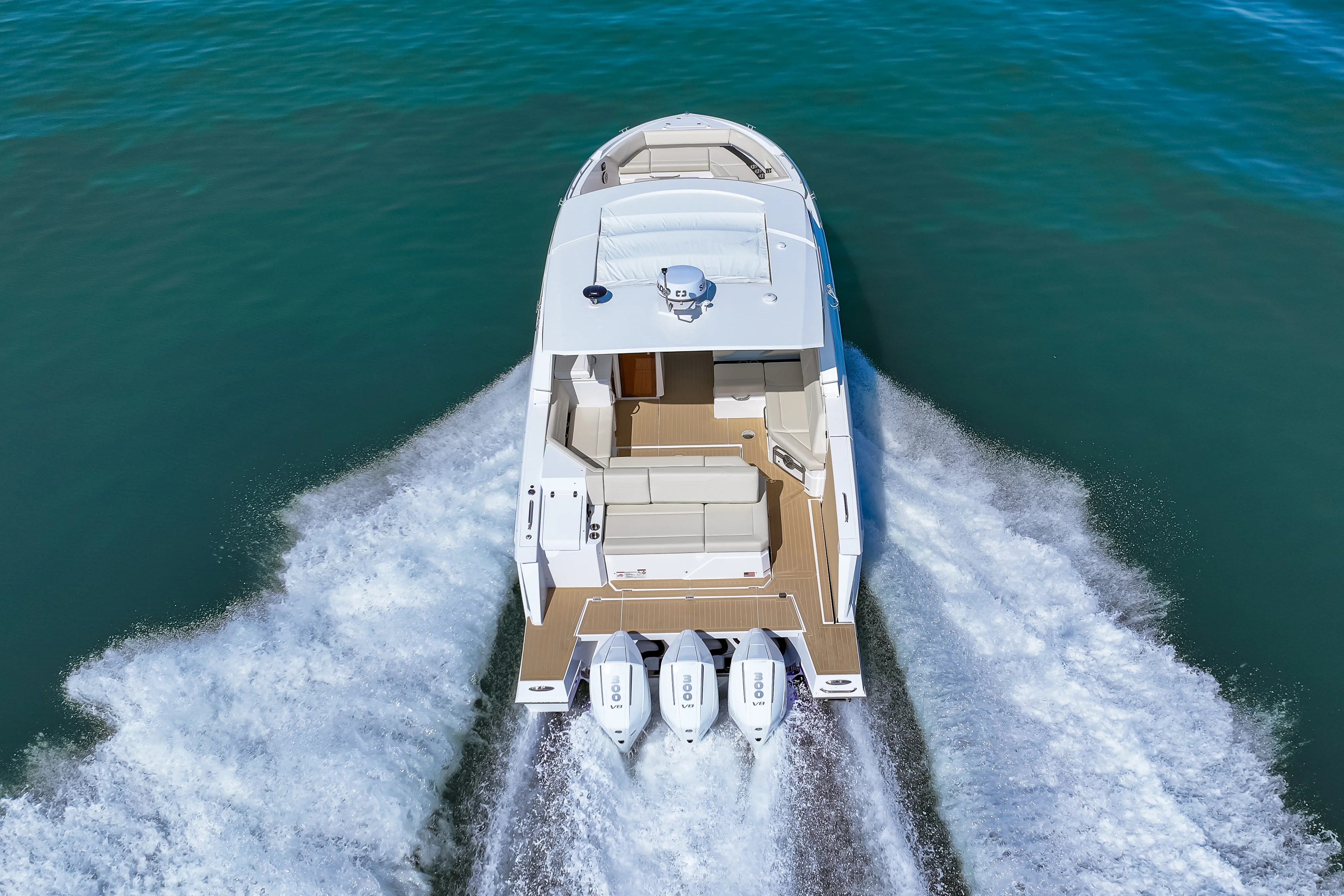 2026 Cruisers Yachts 38 GLS Outboard Image Thumbnail #35