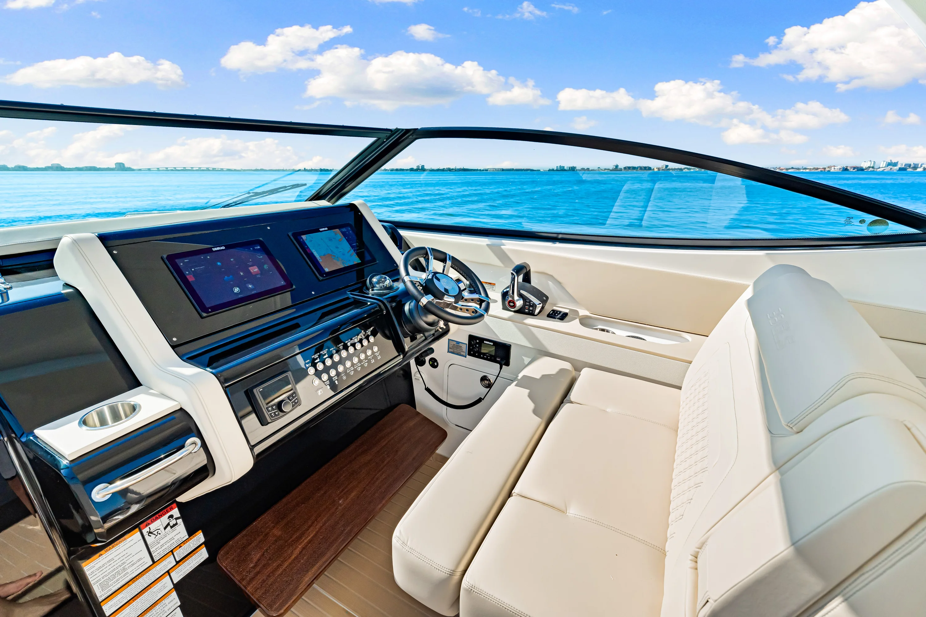 2026 Cruisers Yachts 38 GLS Outboard Image Thumbnail #64