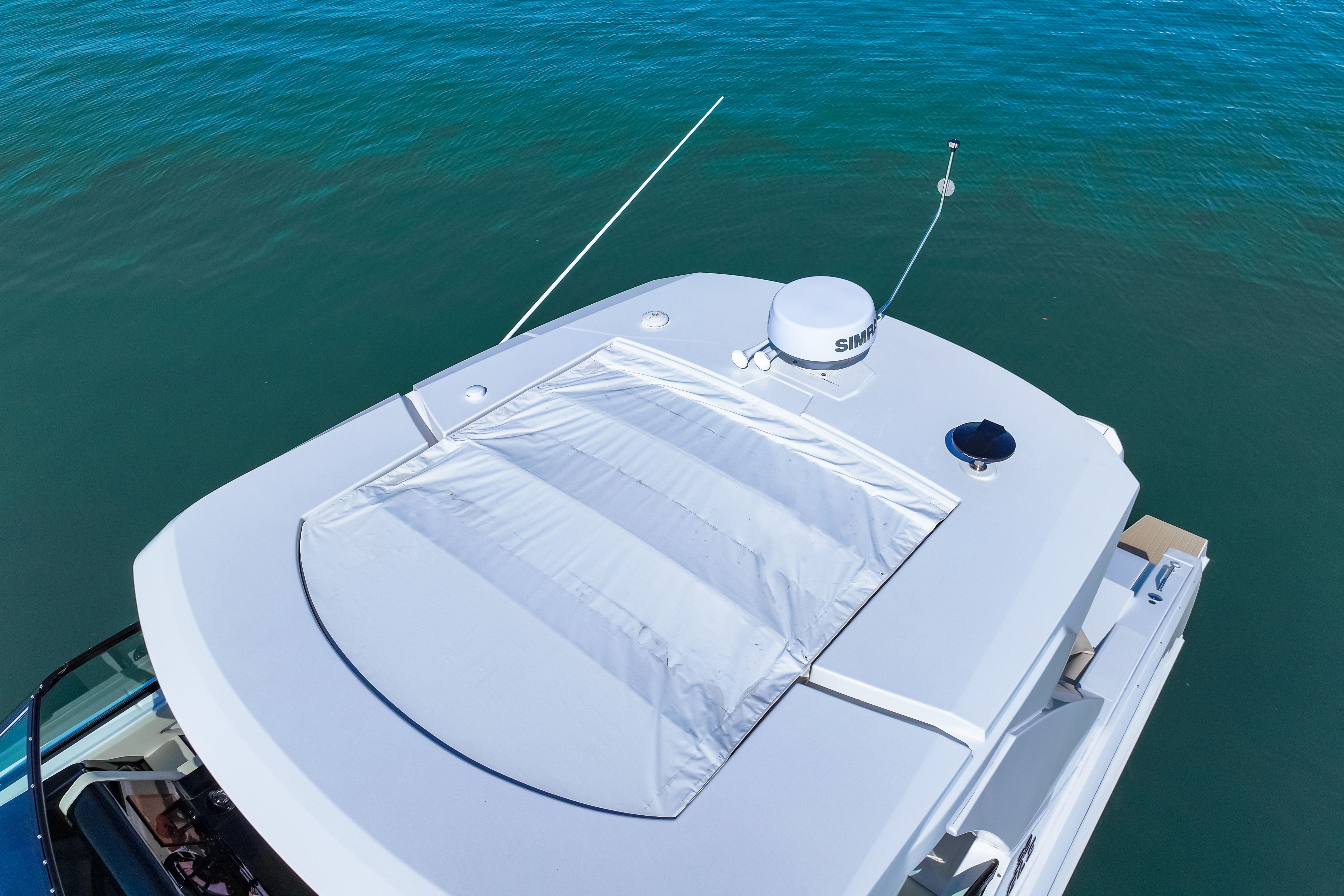 2026 Cruisers Yachts 38 GLS Outboard Image Thumbnail #15