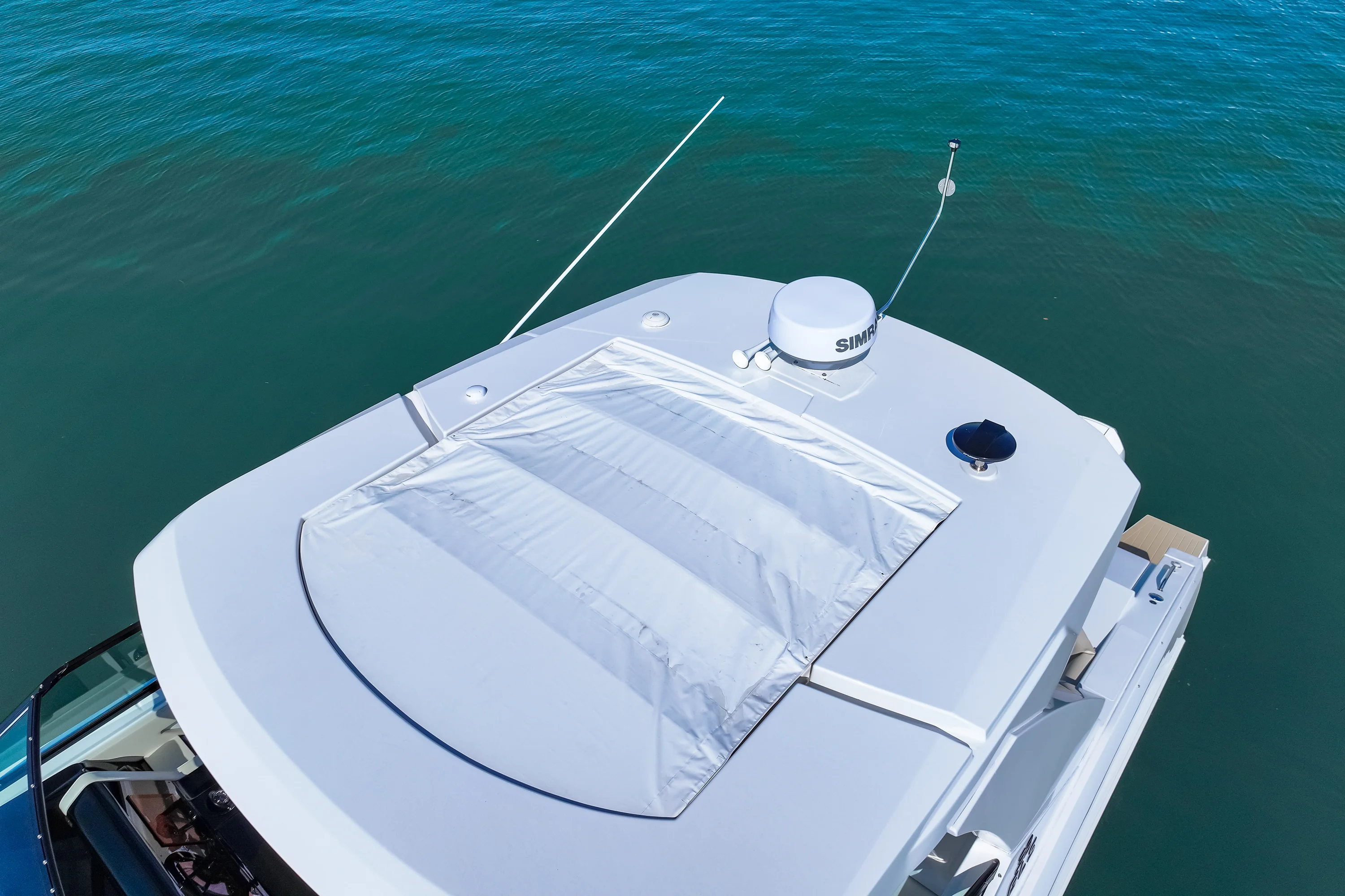 2026 Cruisers Yachts 38 GLS Outboard Image Thumbnail #15