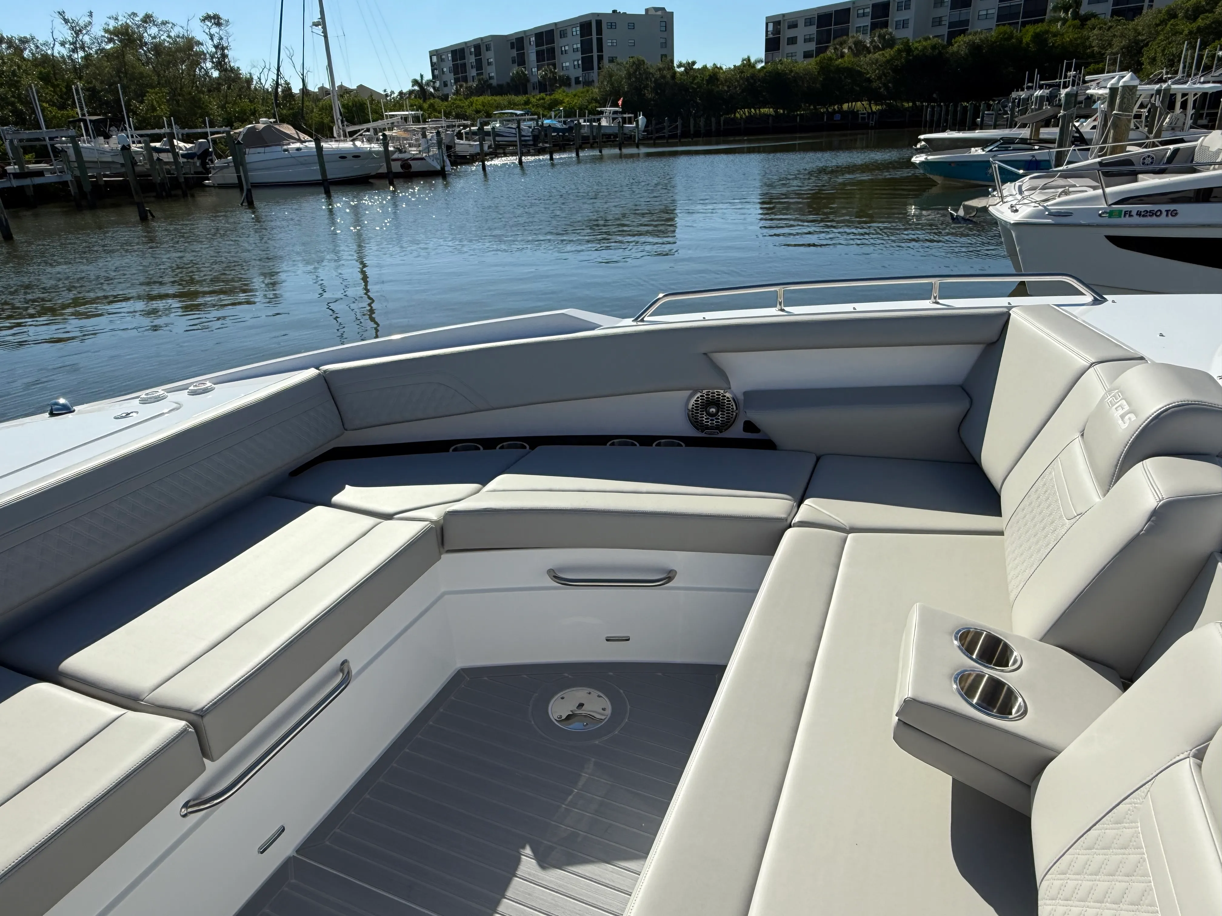 2026 Cruisers Yachts 42 GLS Outboard Image Thumbnail #45