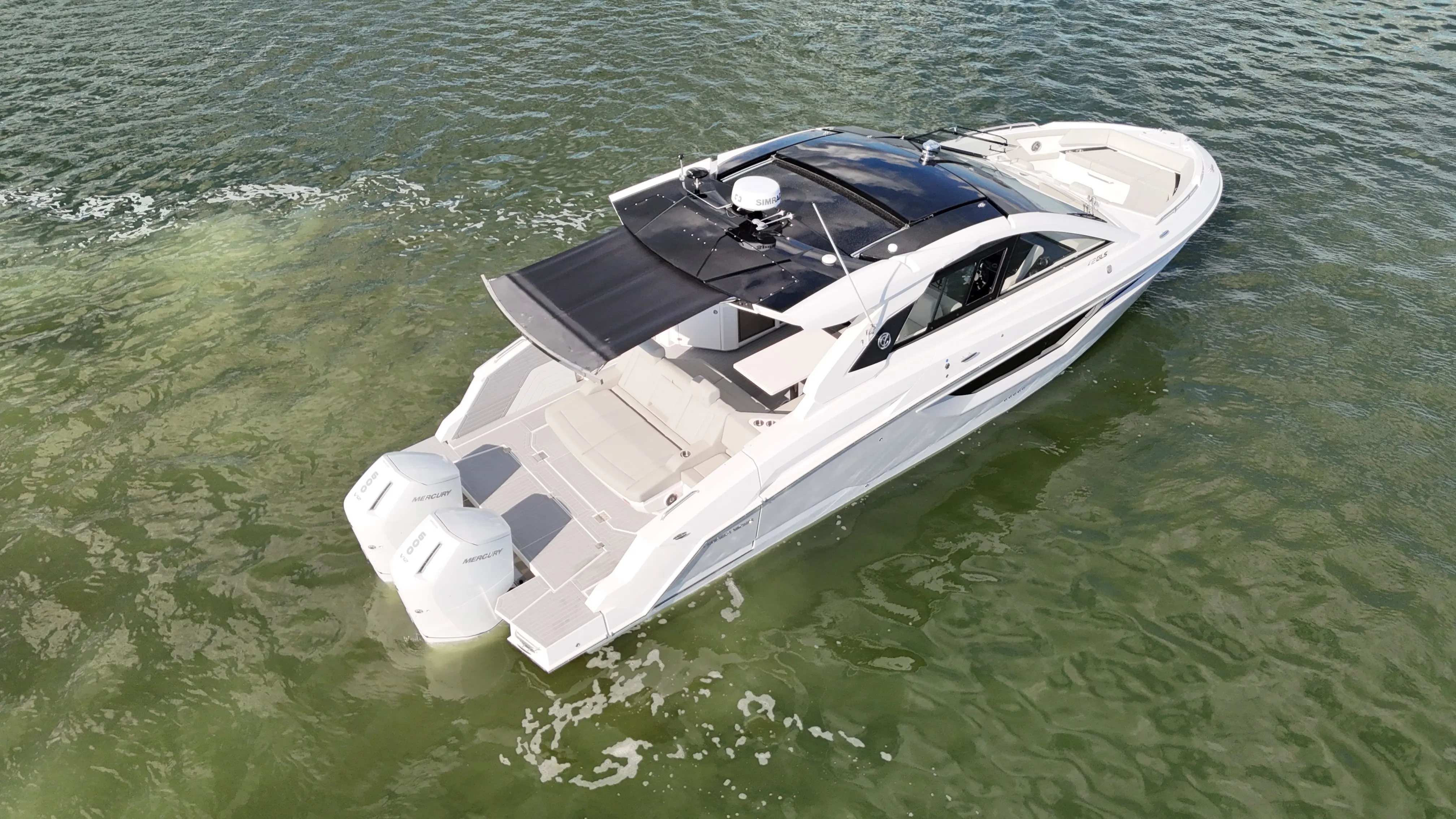 2026 Cruisers Yachts 42 GLS Outboard Image Thumbnail #11