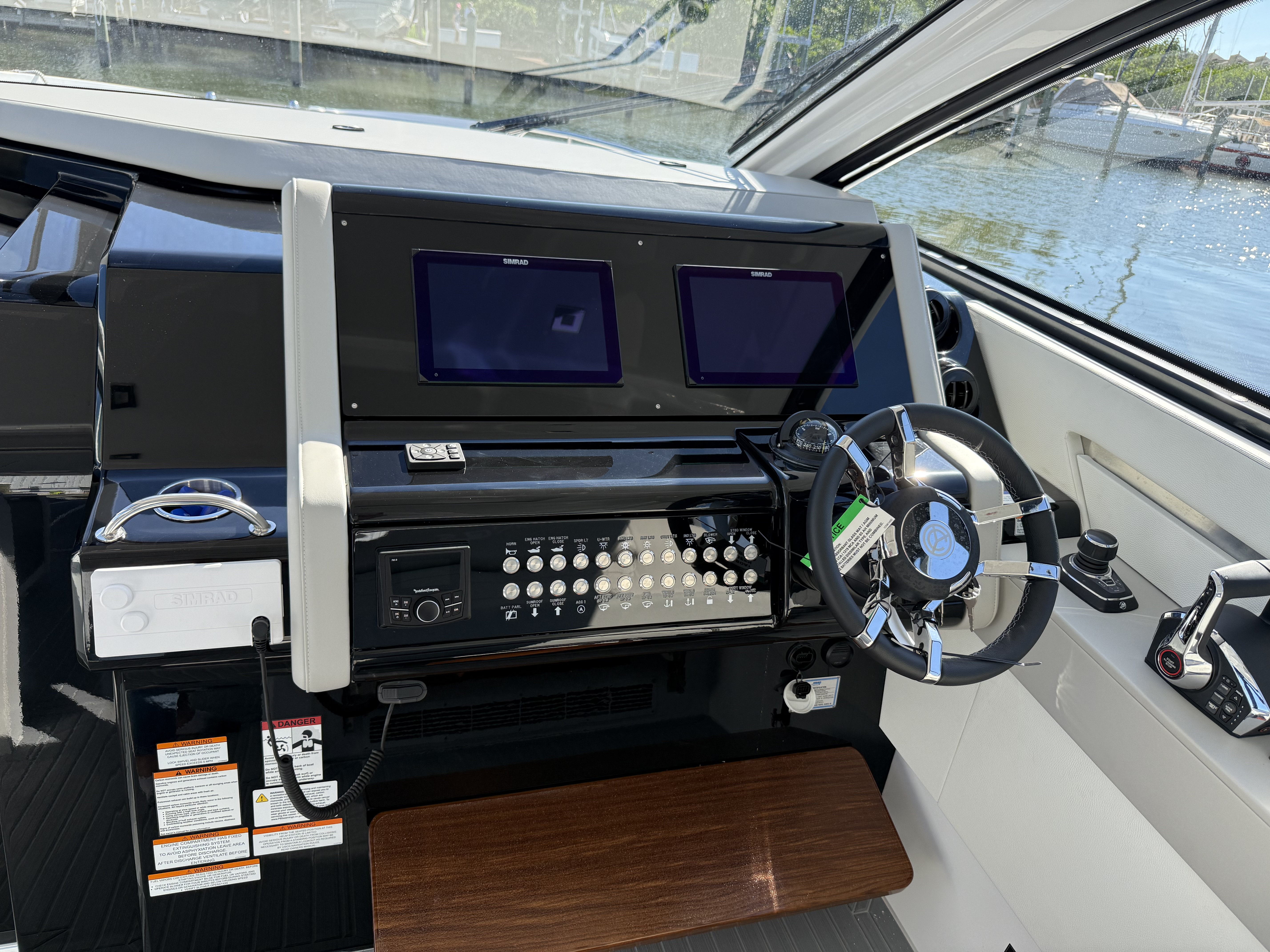 2026 Cruisers Yachts 42 GLS Outboard Image Thumbnail #39