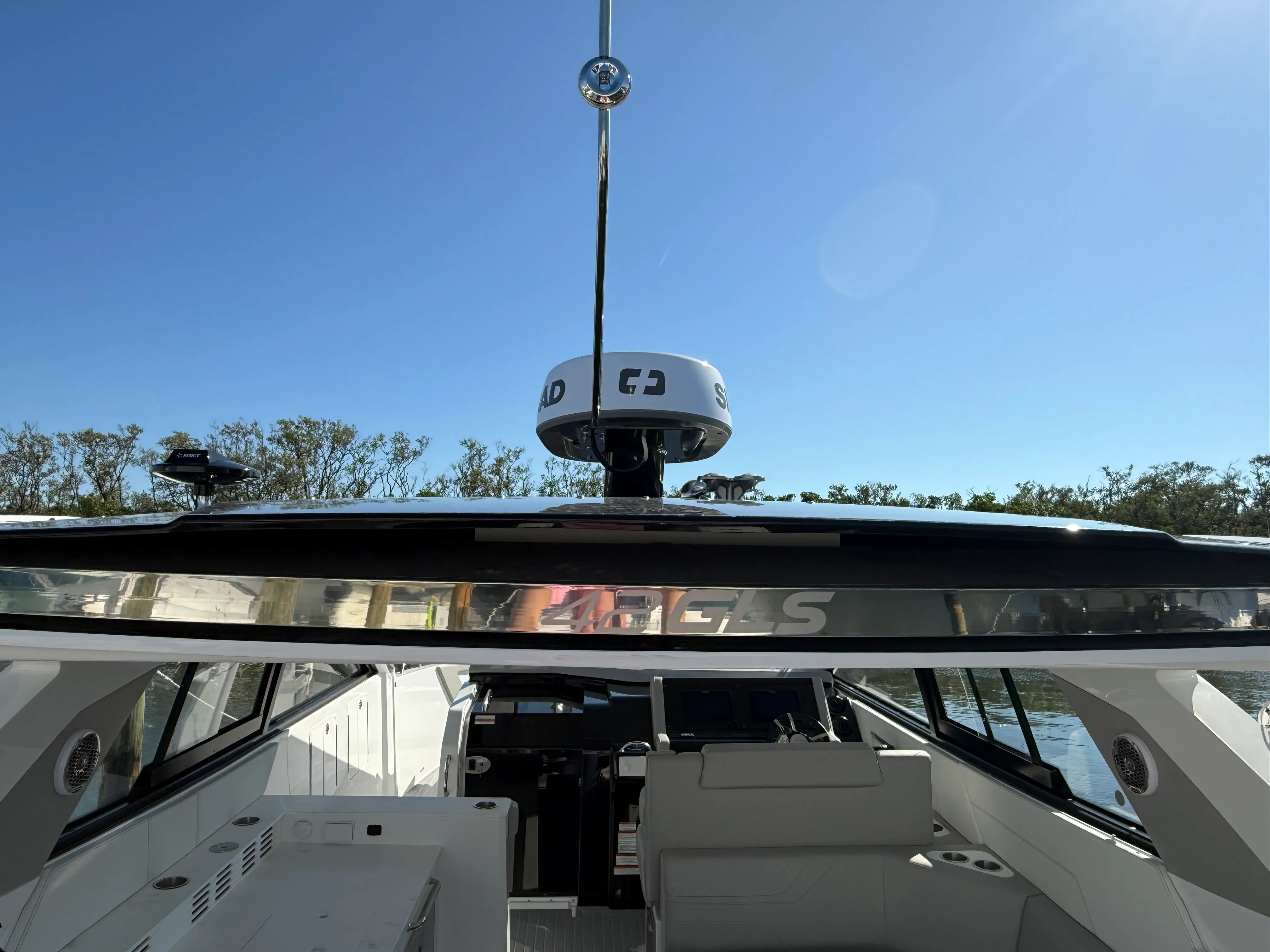 2026 Cruisers Yachts 42 GLS Outboard Image Thumbnail #43