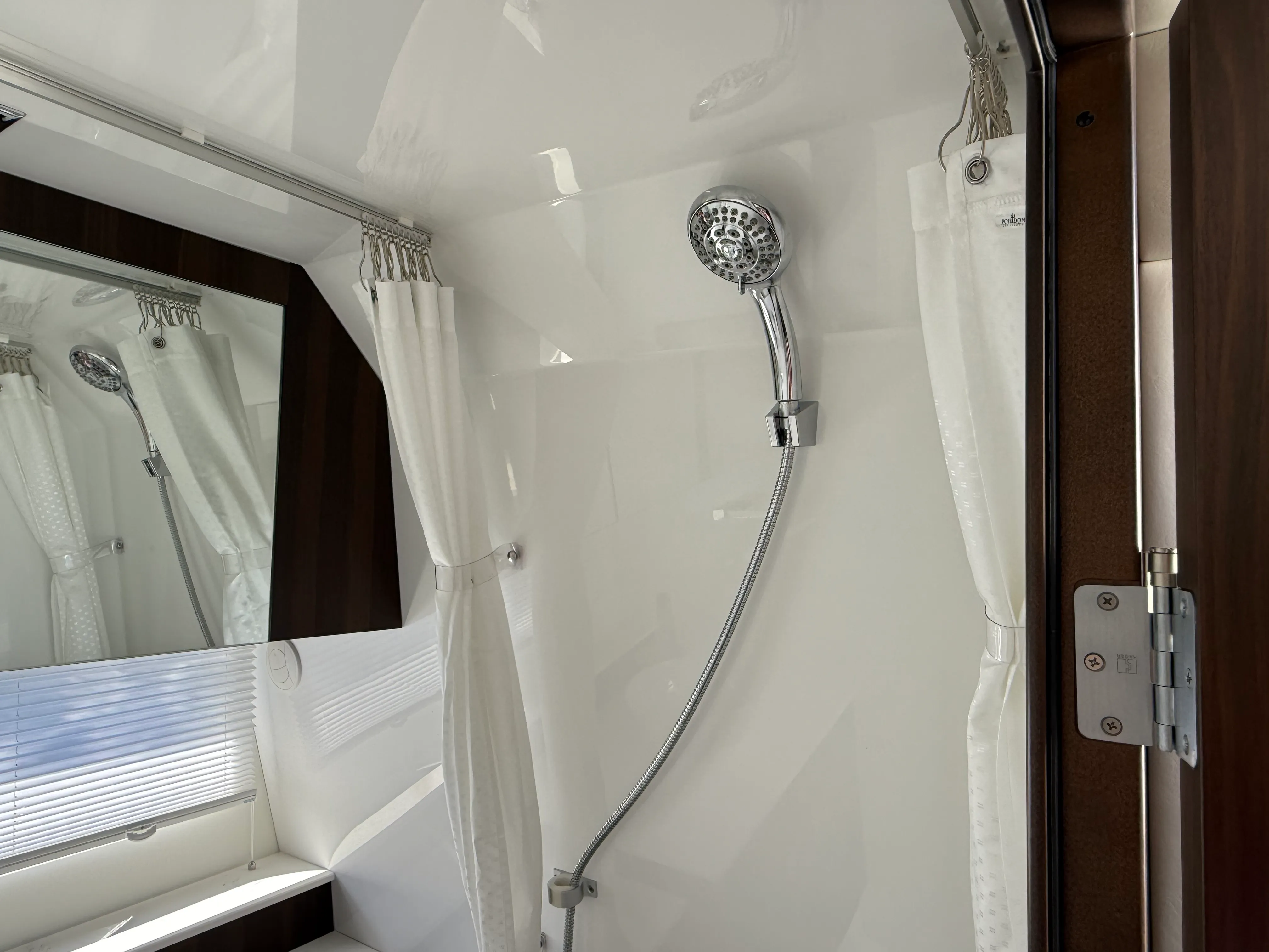 2026 Cruisers Yachts 42 GLS Outboard Image Thumbnail #59