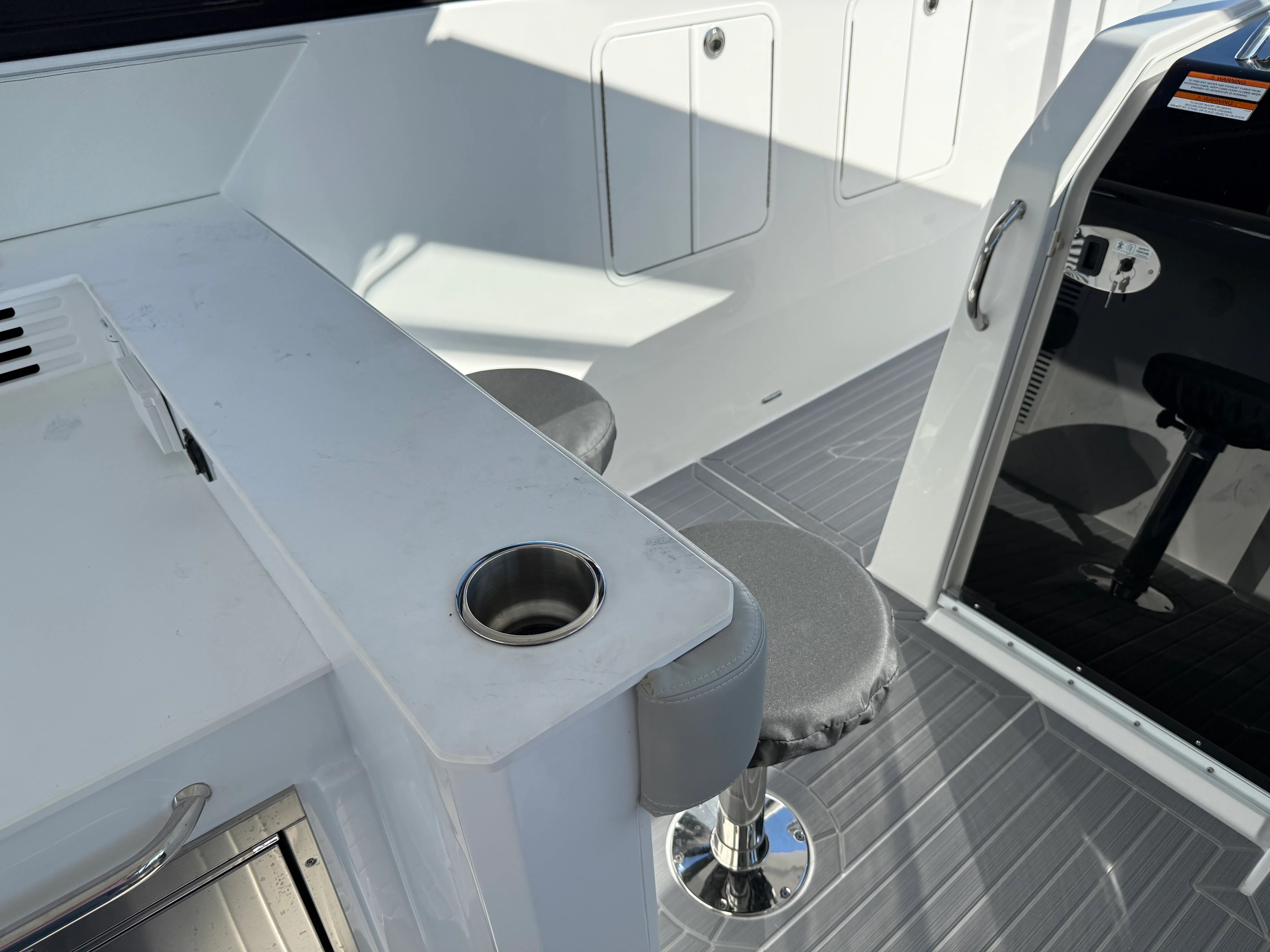 2026 Cruisers Yachts 42 GLS Outboard Image Thumbnail #35