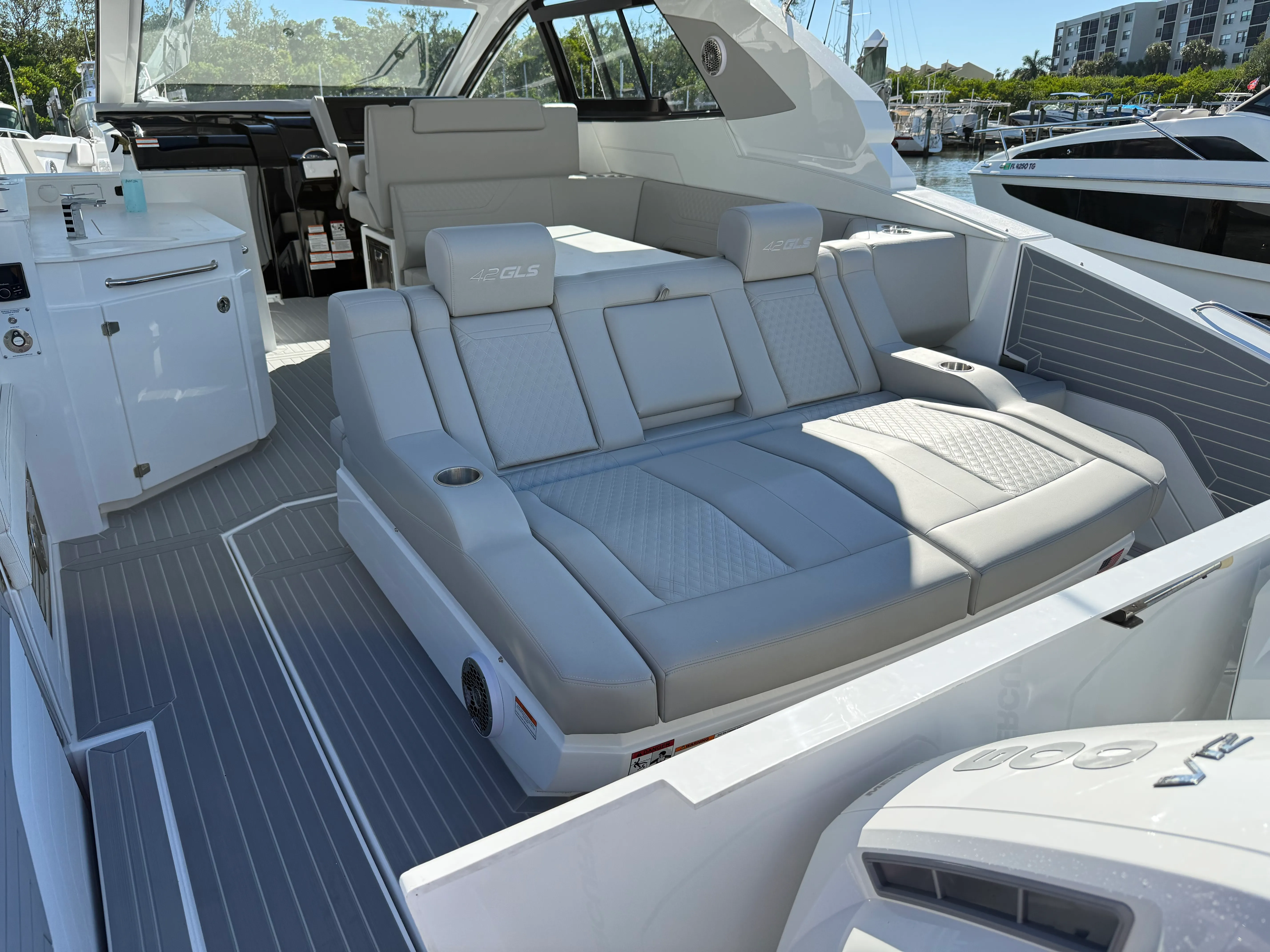 2026 Cruisers Yachts 42 GLS Outboard Image Thumbnail #24