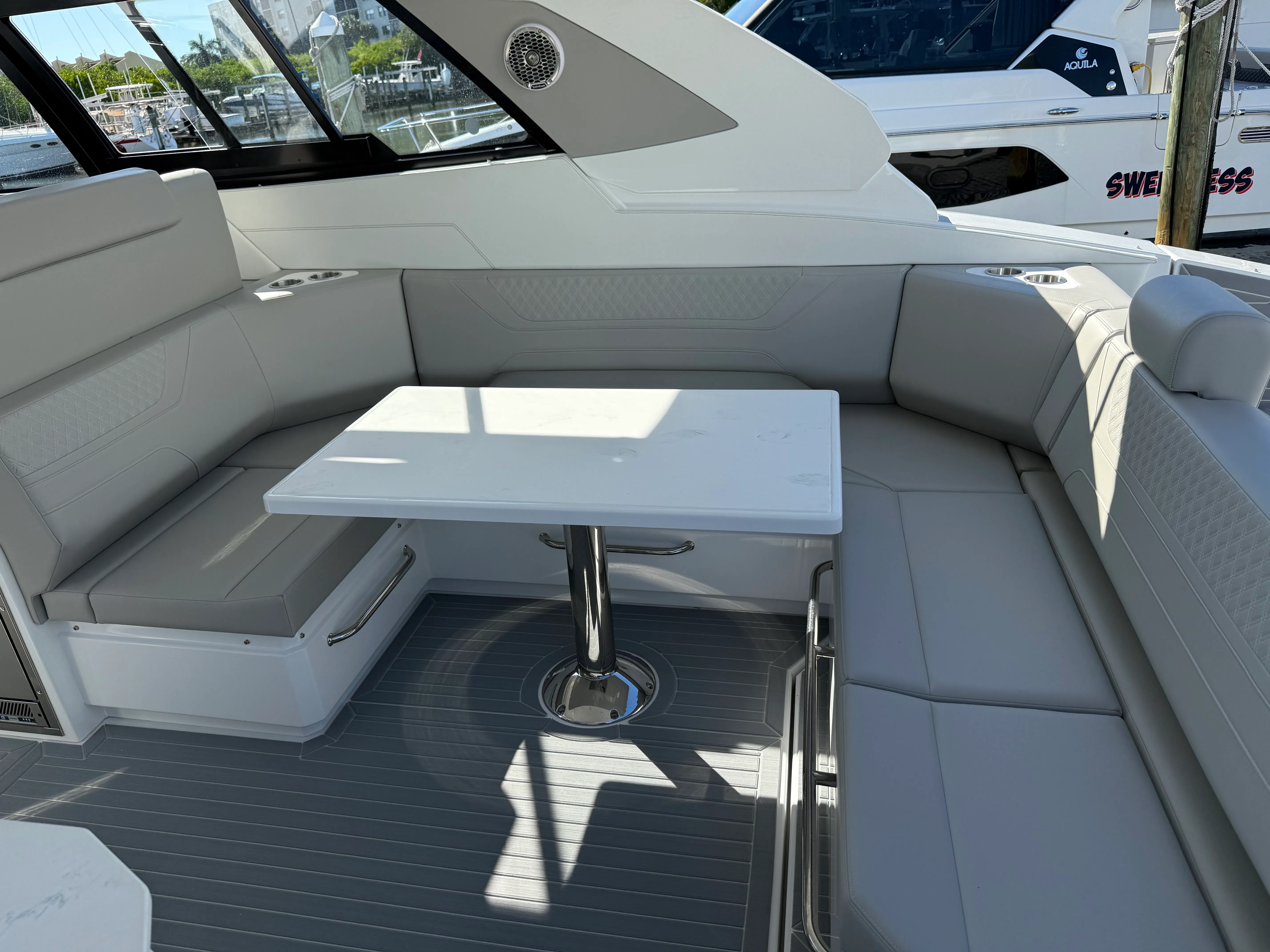 2026 Cruisers Yachts 42 GLS Outboard Image Thumbnail #29