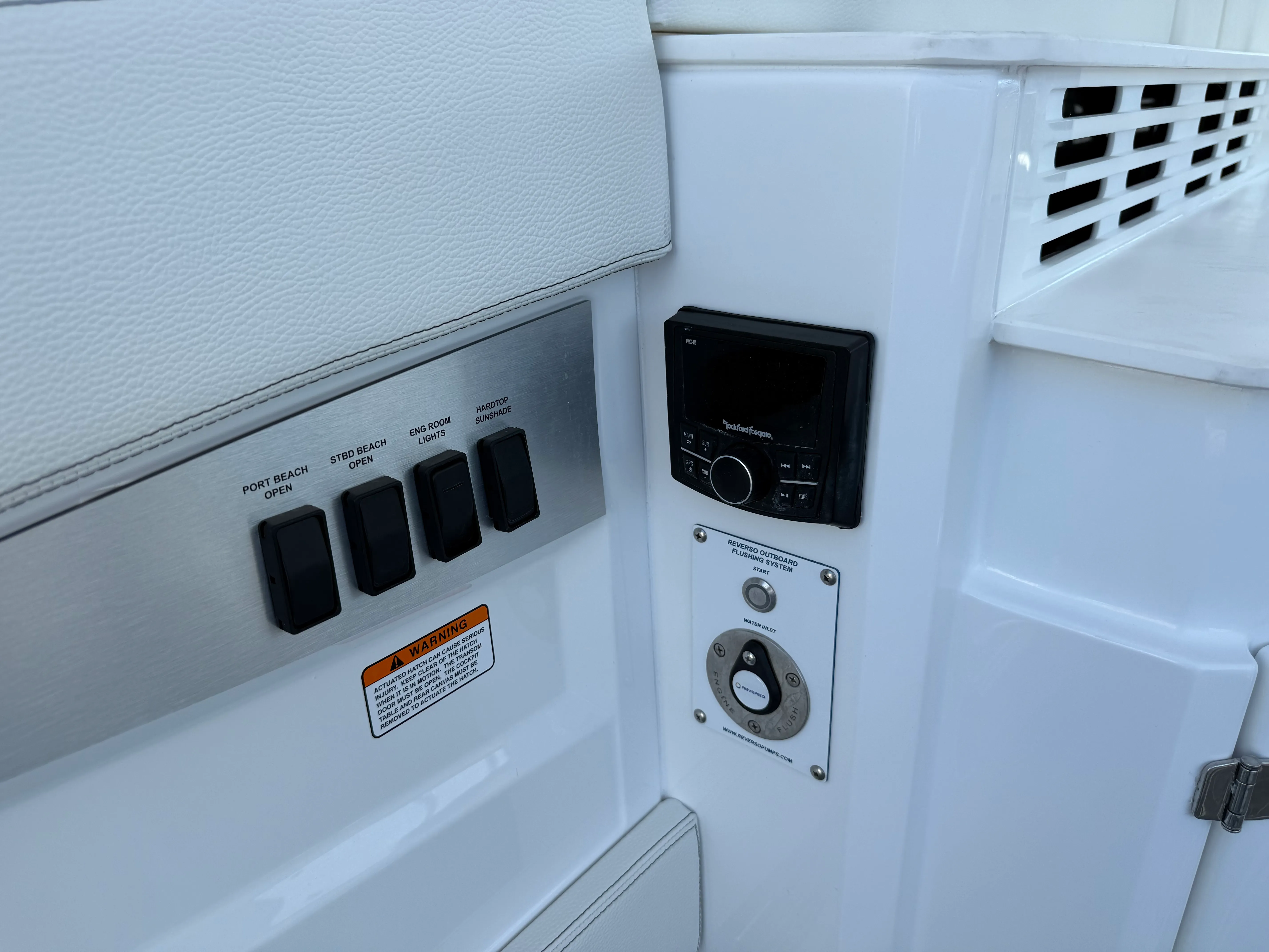 2026 Cruisers Yachts 42 GLS Outboard Image Thumbnail #31