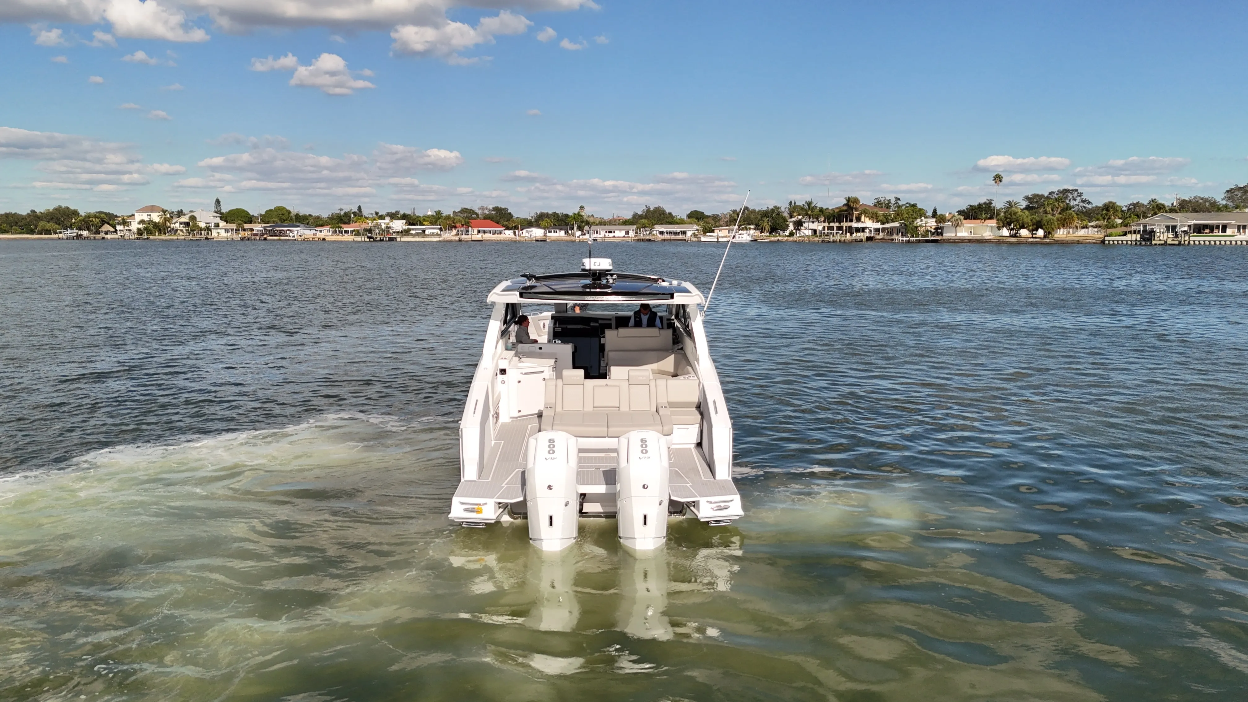 2026 Cruisers Yachts 42 GLS Outboard Image Thumbnail #10