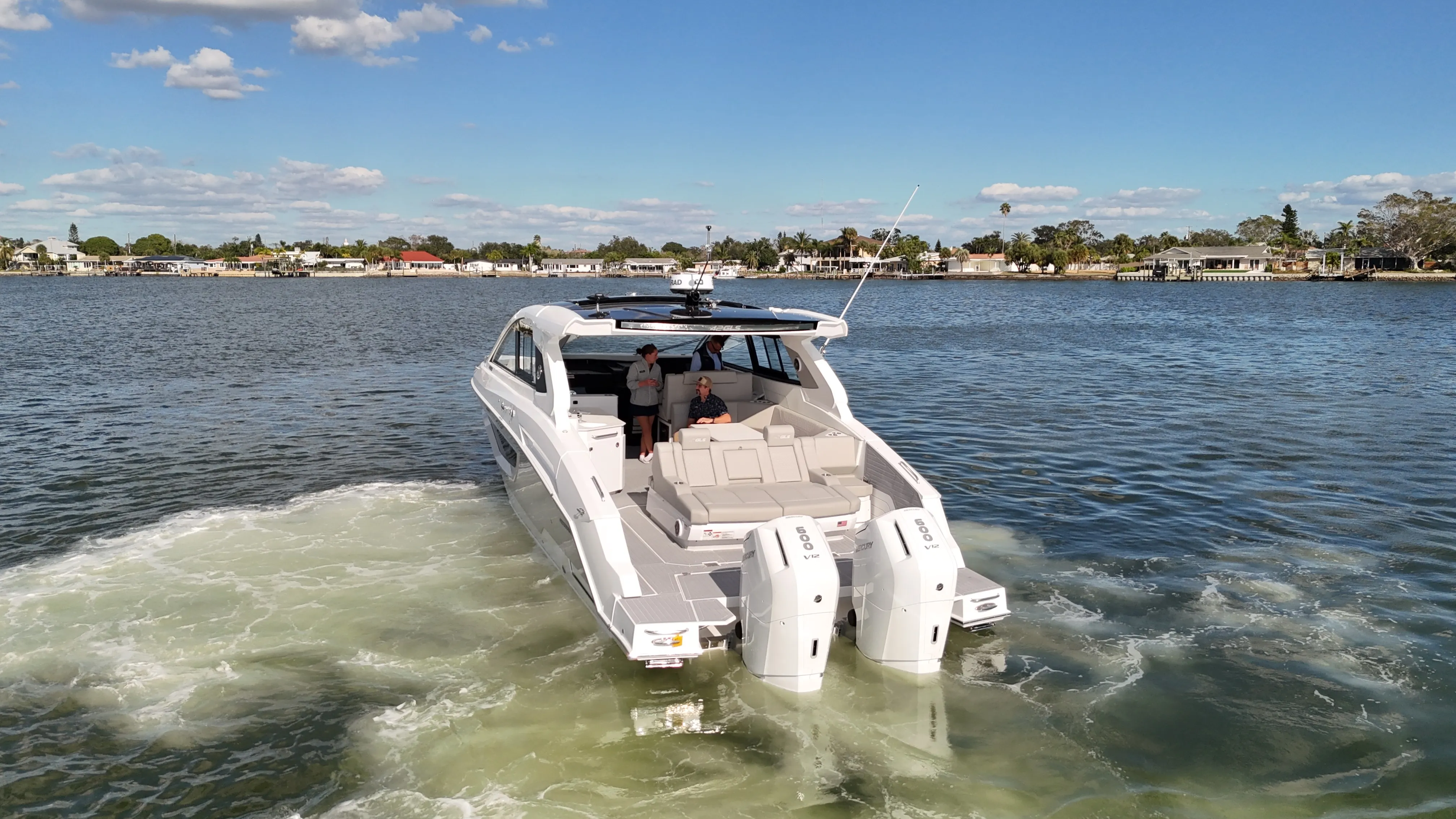 2026 Cruisers Yachts 42 GLS Outboard Image Thumbnail #8