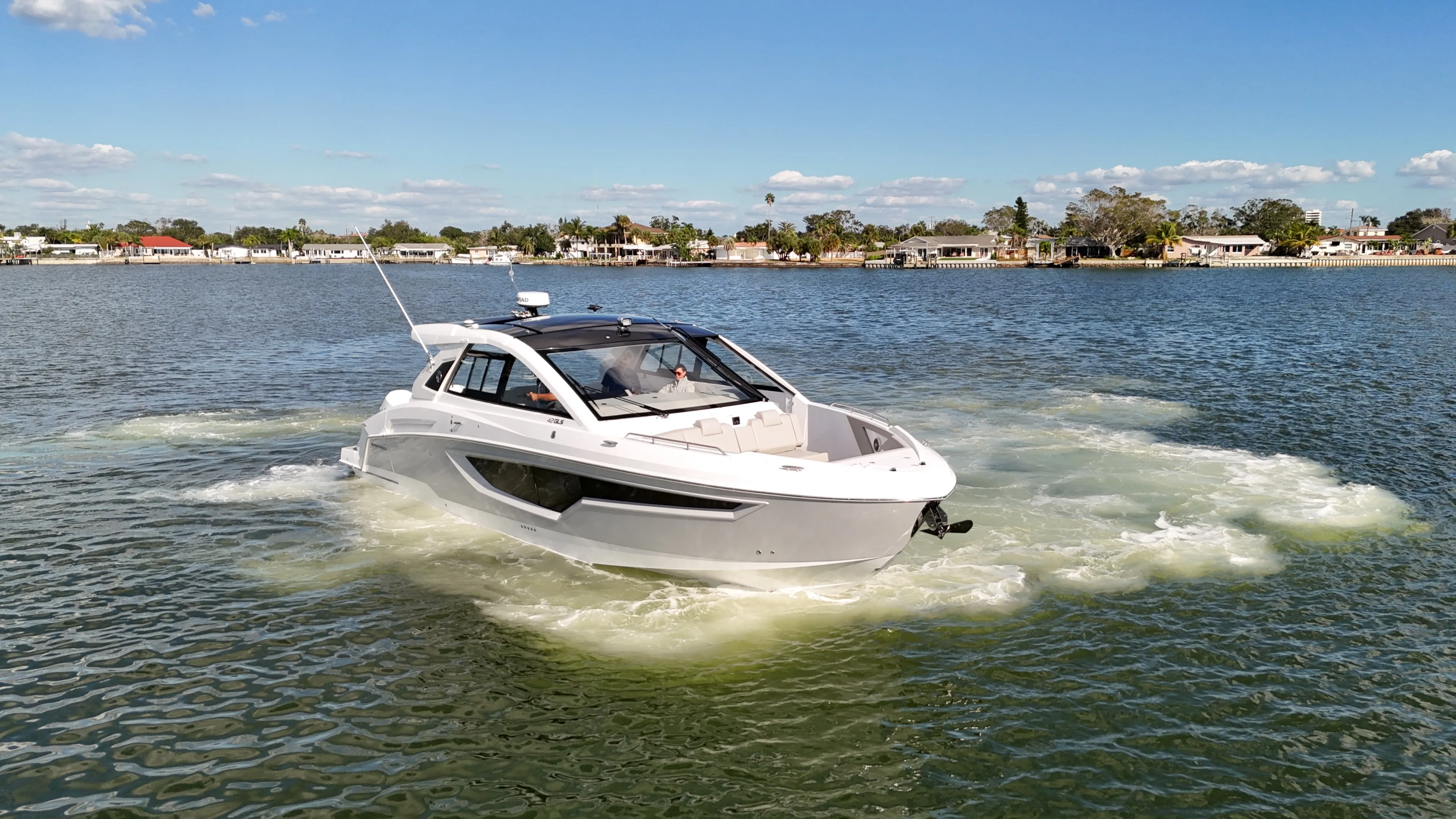 2026 Cruisers Yachts 42 GLS Outboard Image Thumbnail #6