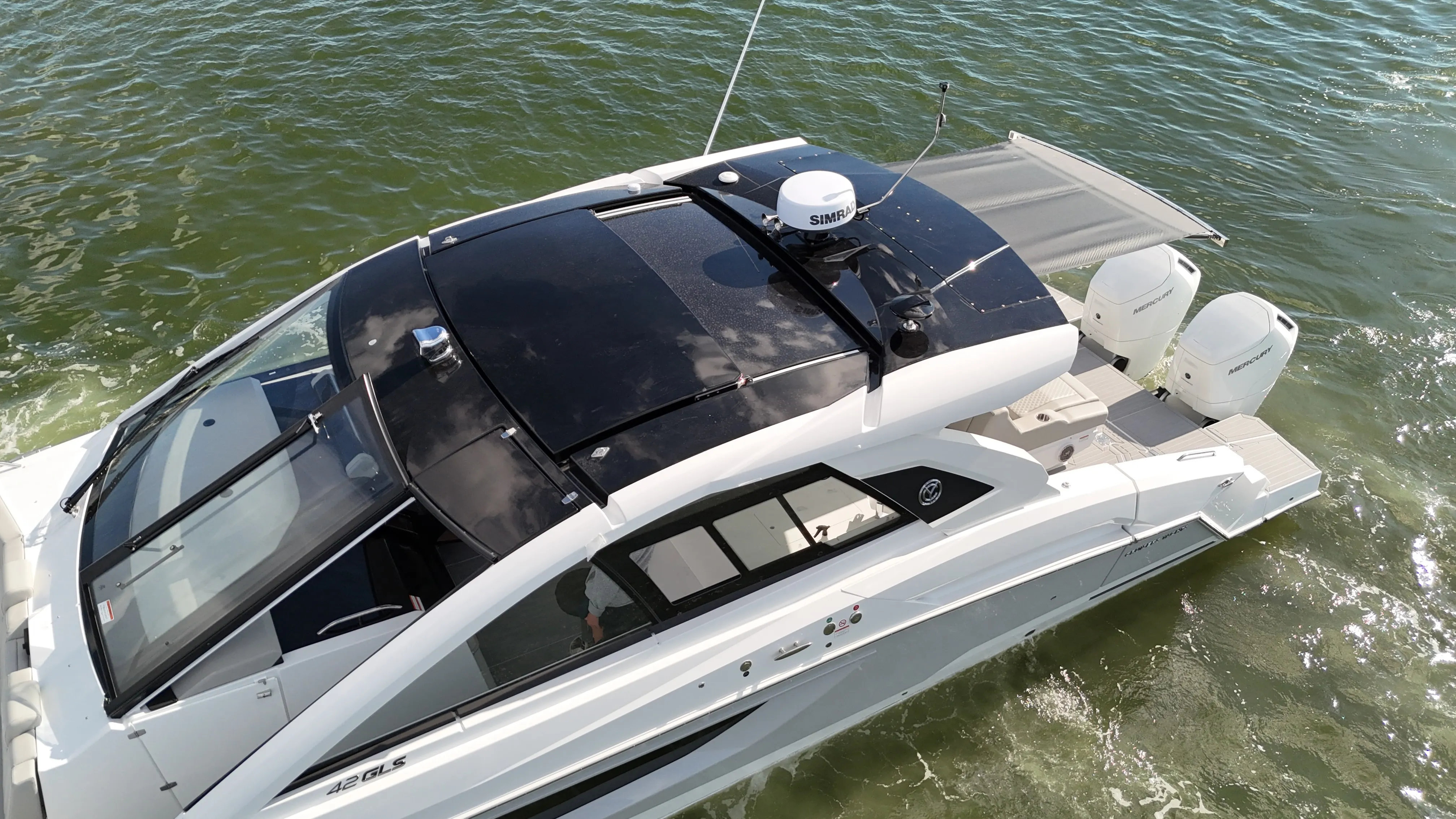 2026 Cruisers Yachts 42 GLS Outboard Image Thumbnail #15